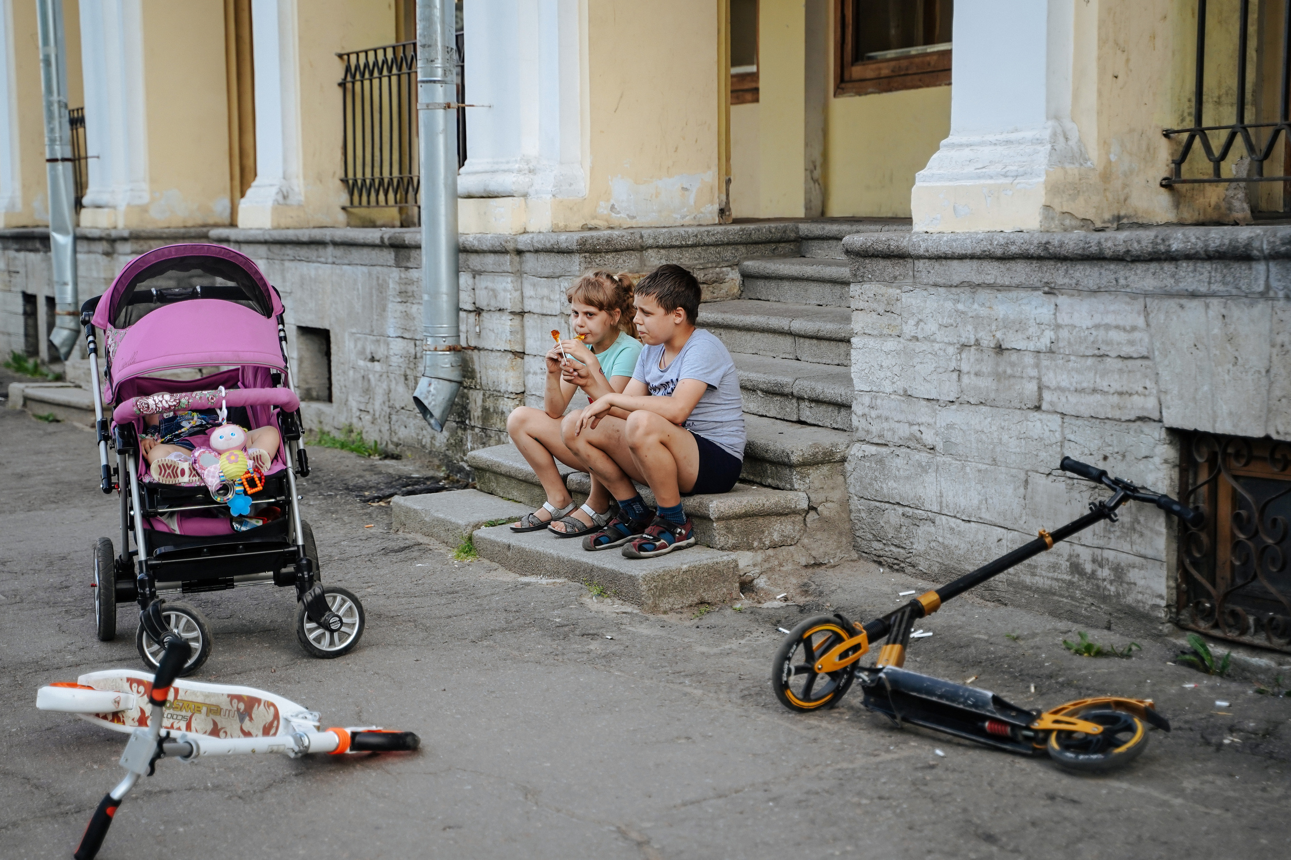 2019. Стрит-фотография, полная абсурда, идиотизма и красоты