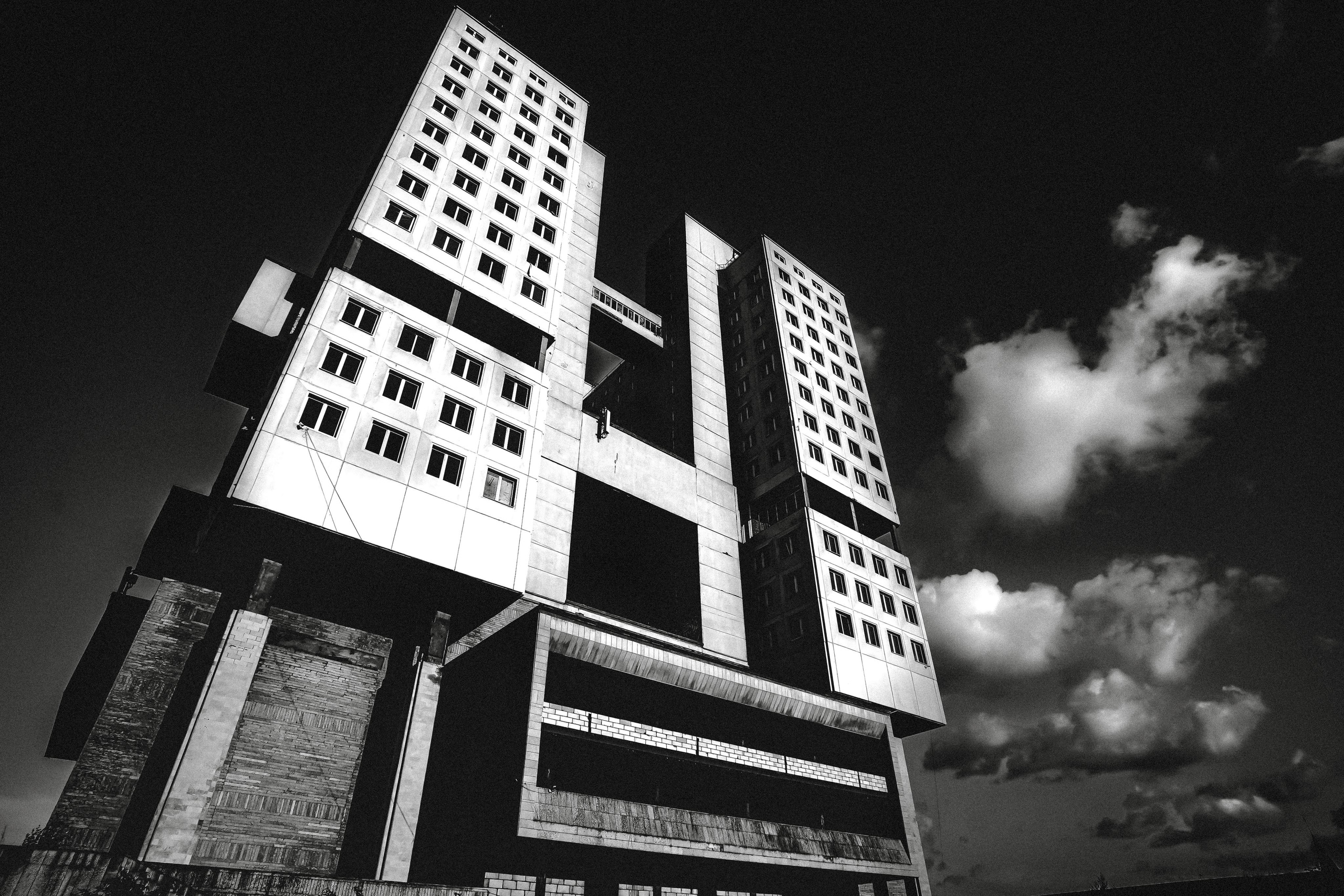 2020. Стрит-фотография, полная абсурда, идиотизма и красоты