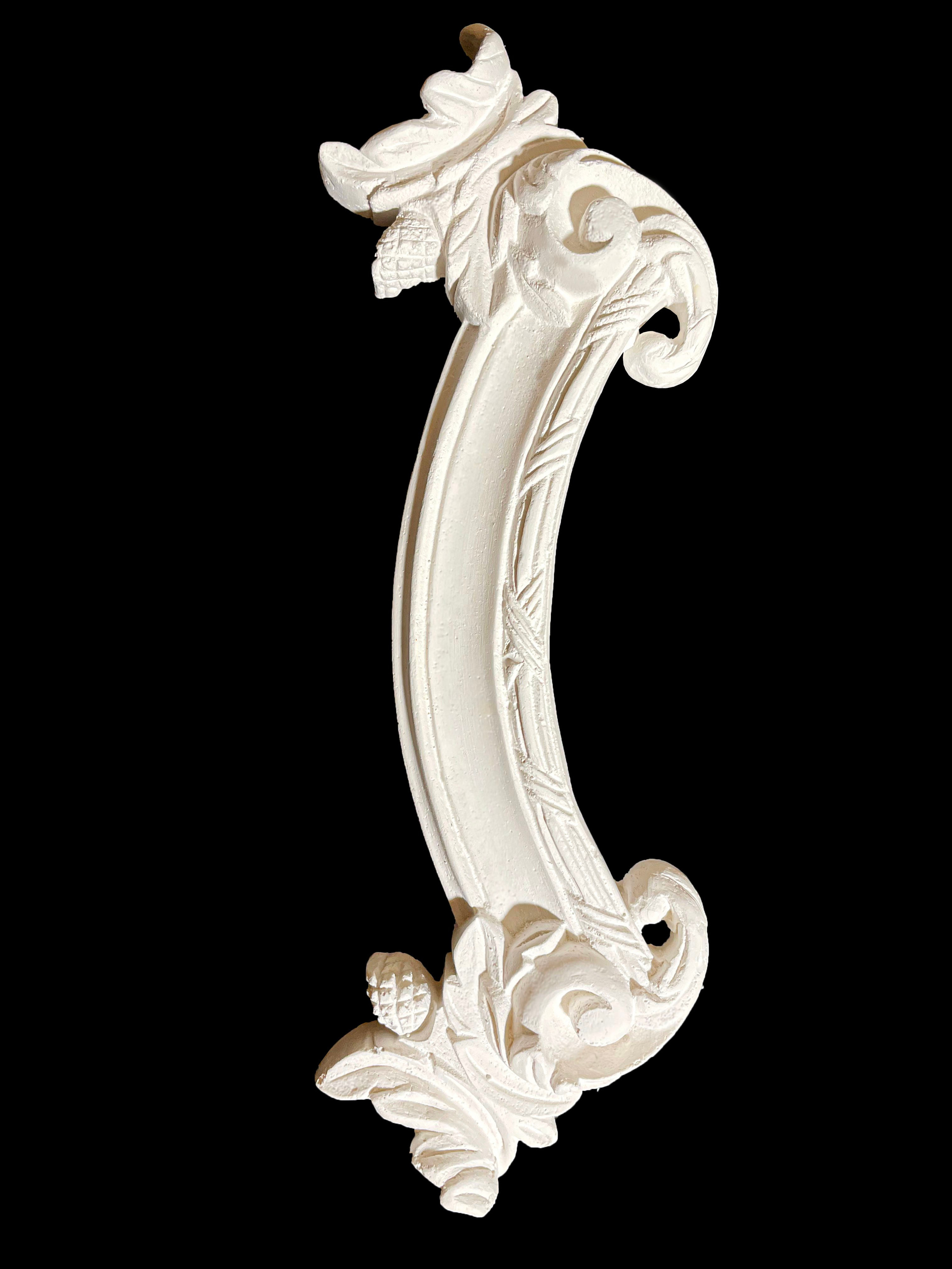 Corners. Plaster molding