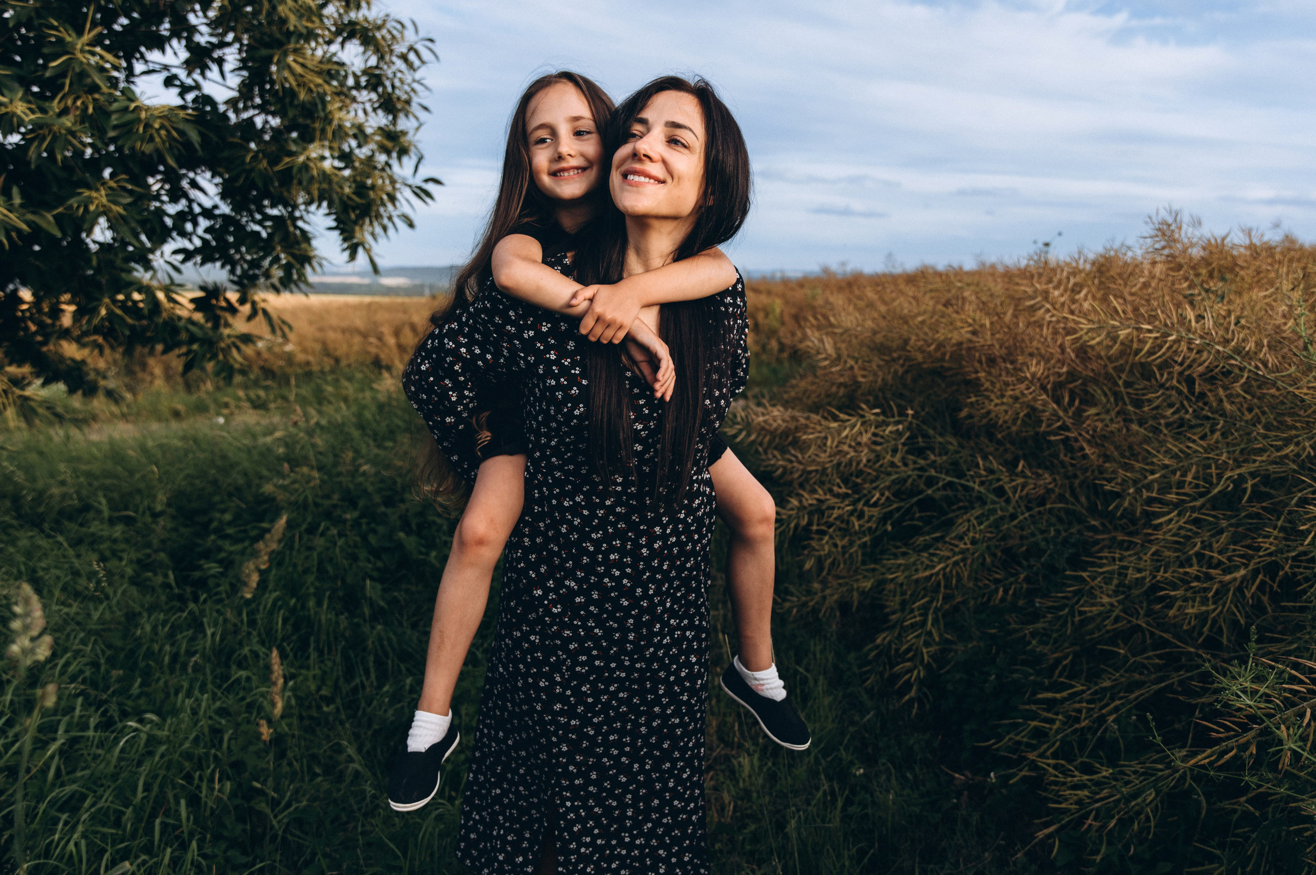 Sasha und Nika. Familien- und Hochzeitsfotografin. Ich arbeite in Koblenz und Rheinlan