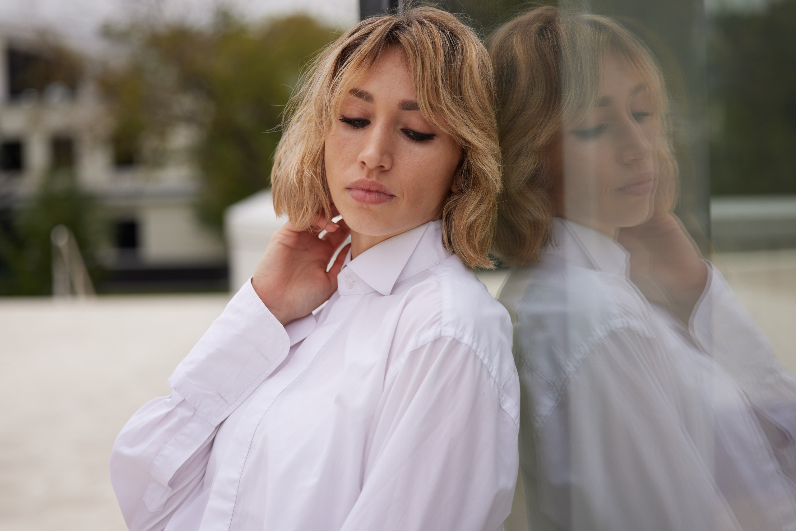 Location portrait of a young woman  - photographer Andrey Dunin
