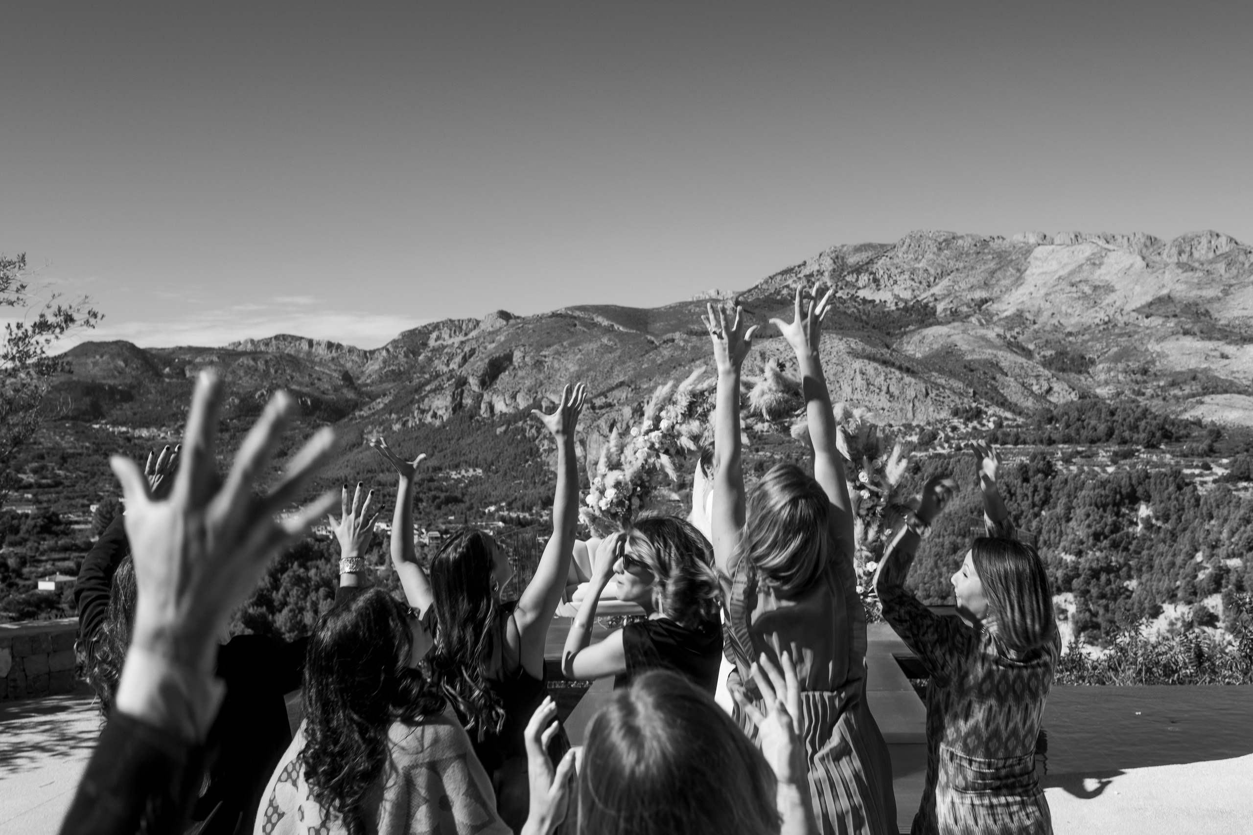 Dasha & Ister. Vivood Landscape. Paola fotógrafo / videografo de bodas en Barcelona