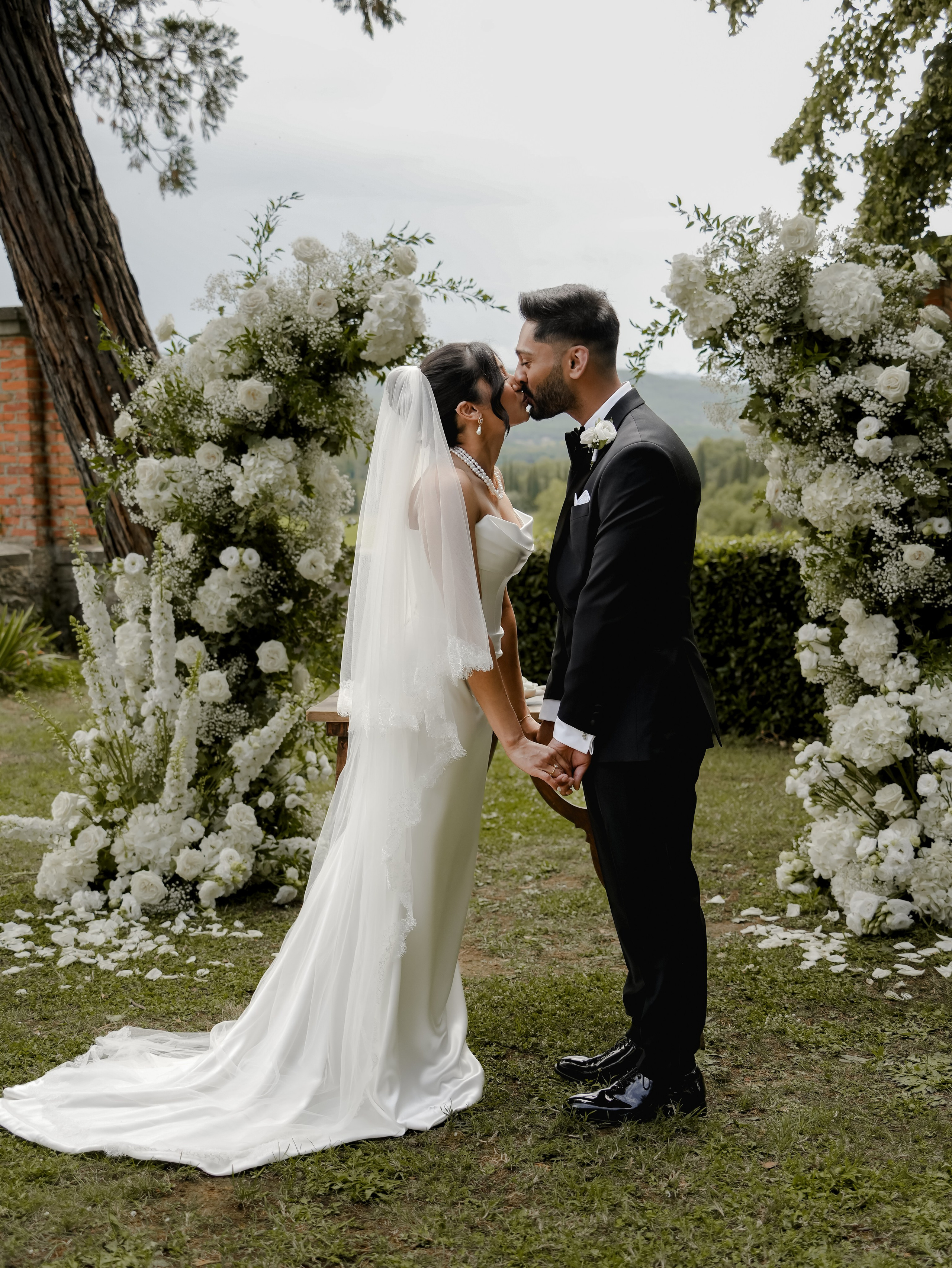 Indian Wedding in Tuscany. Stefano Passerini Editorial Wedding Photographer in Italy