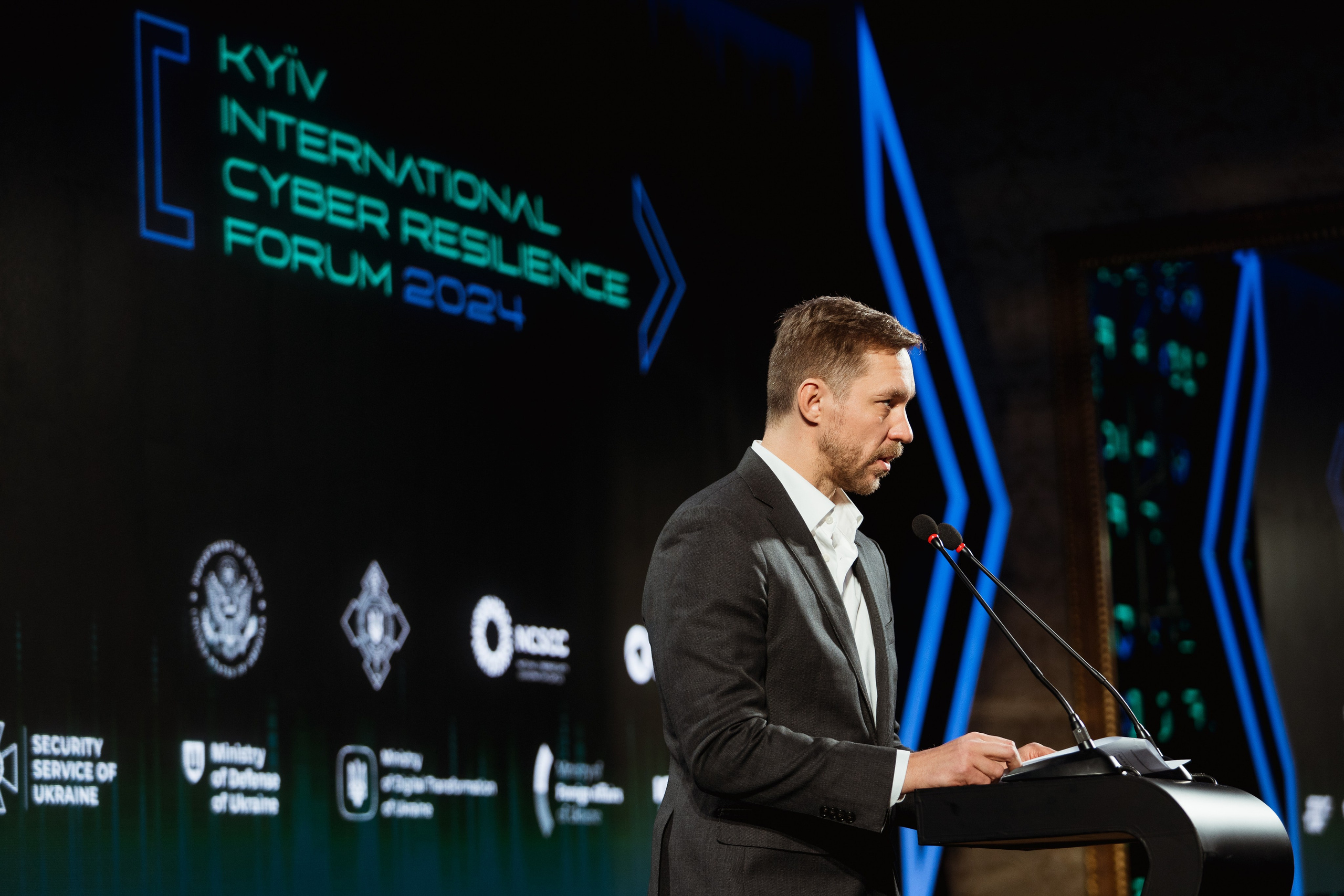 Cyber Resilience Forum. Kostiantyn Holinchenko. Reportage and portrait photographer