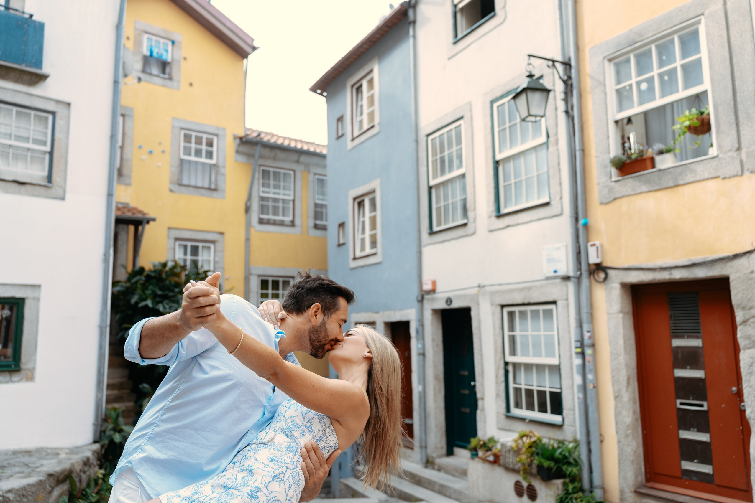 LOVE STORY IN PORTO. Sessões de fotos e vídeos, tours fotográficos em Portugal — WePortugal