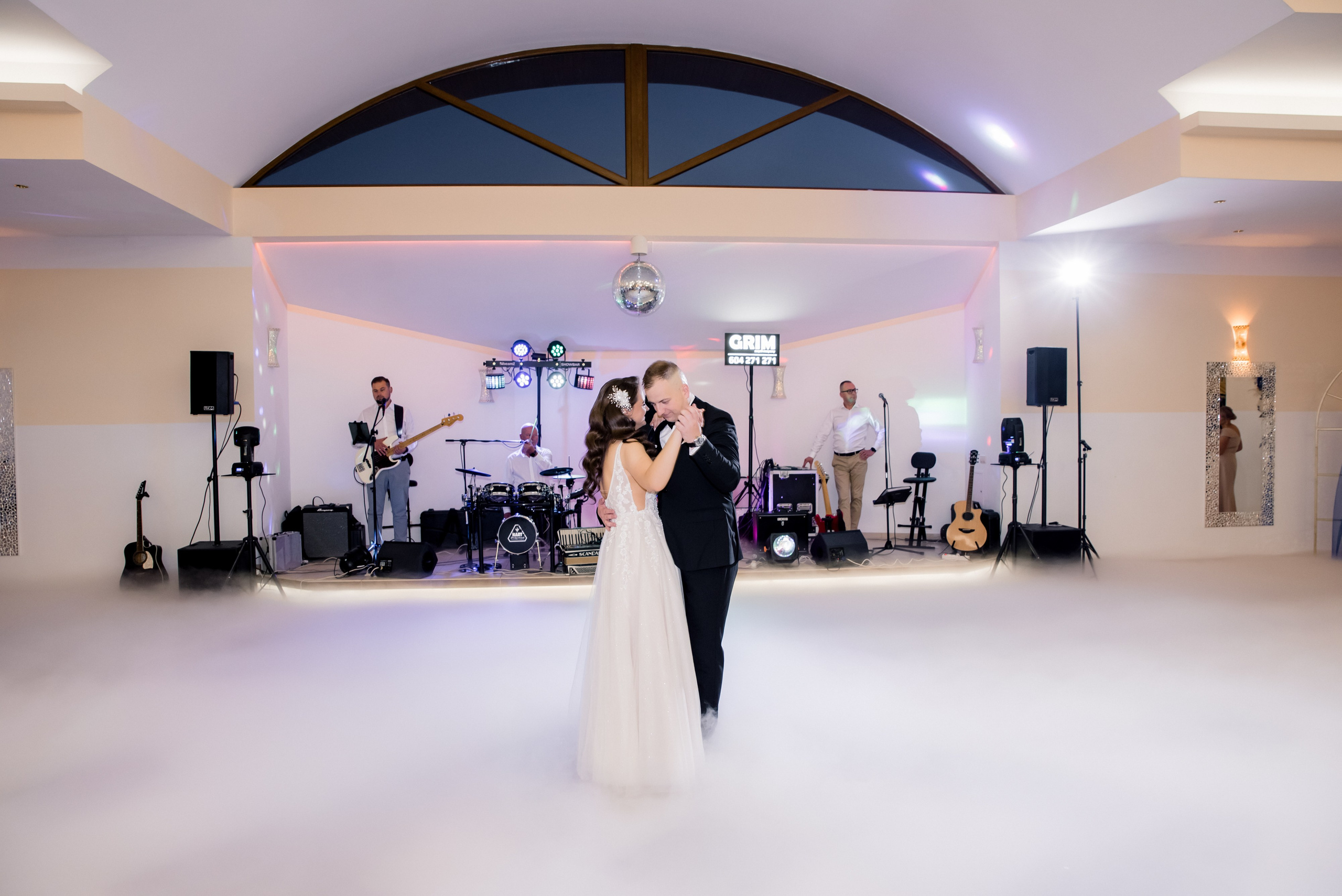 fotograf ślubny kobyłka, reportaż ślubny kobyłka, szpaler szablami ślub, wesele pensjonat u zychów, sesja plenerowa warszawa, sesja w ogrodzie krasińskich, ślub na starówce warszawskiej, fotograf ślubny mazowieckie, parafia św kazimierza kobyłka