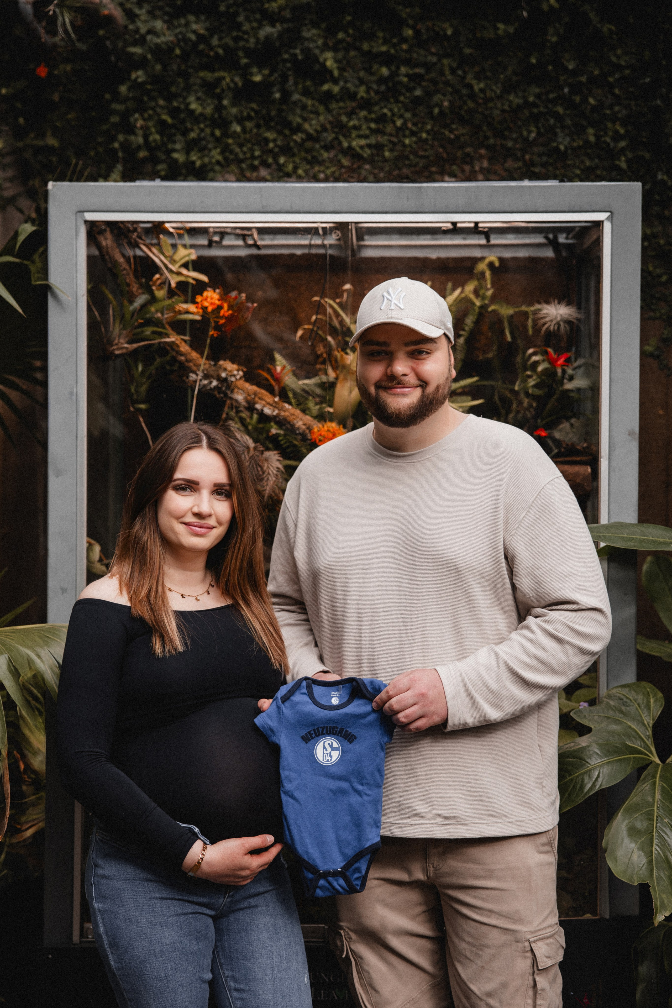 Babybauch Shooting im Fotostudio | Schwangerschaftsfotos in Bochum. Hochzeitsfotografin Bochum | Halyna Reiche Fotografie NRW