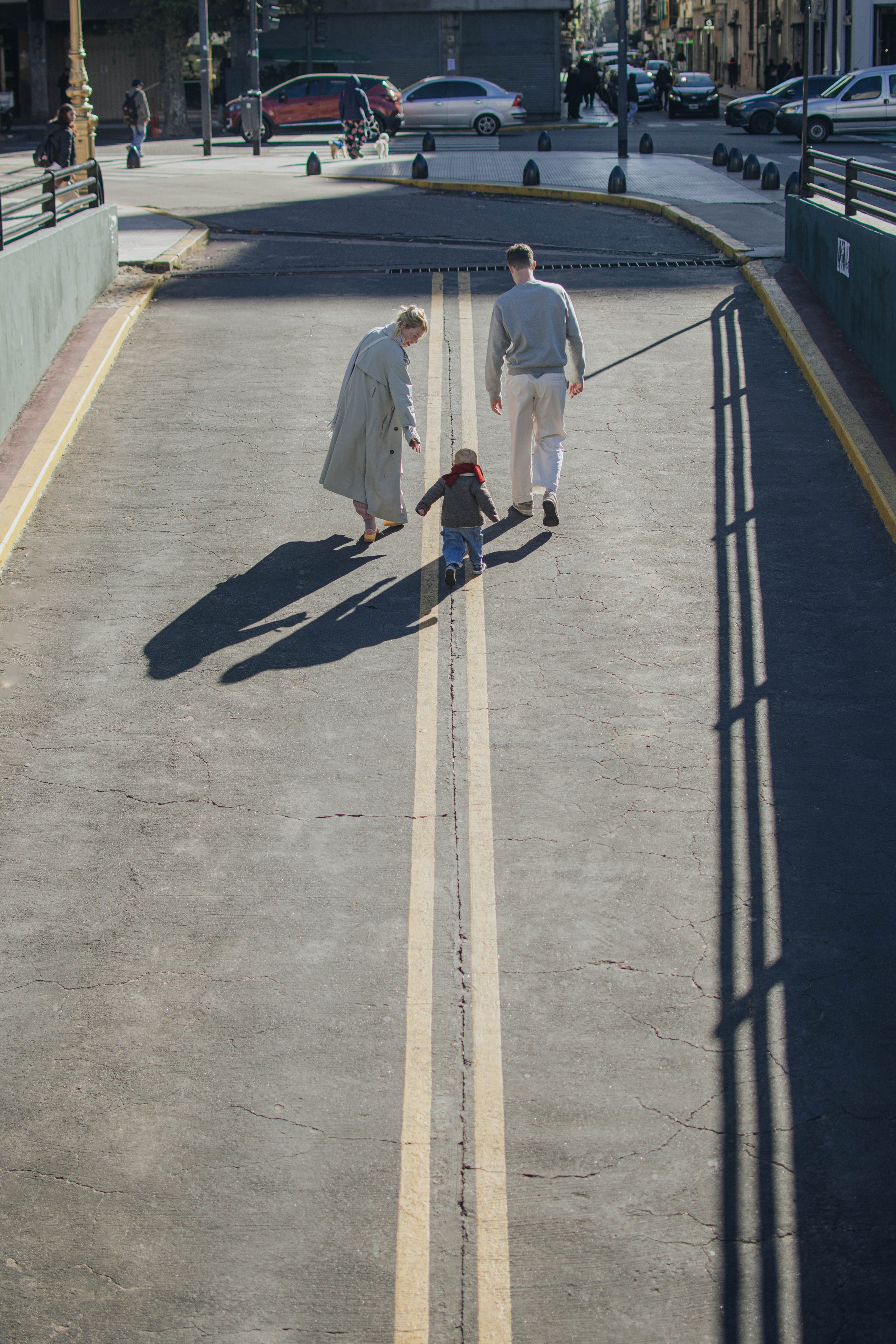 Family photo shoot. Buenos Aires. Photographer @elmirkami in the city of Buenos Aires