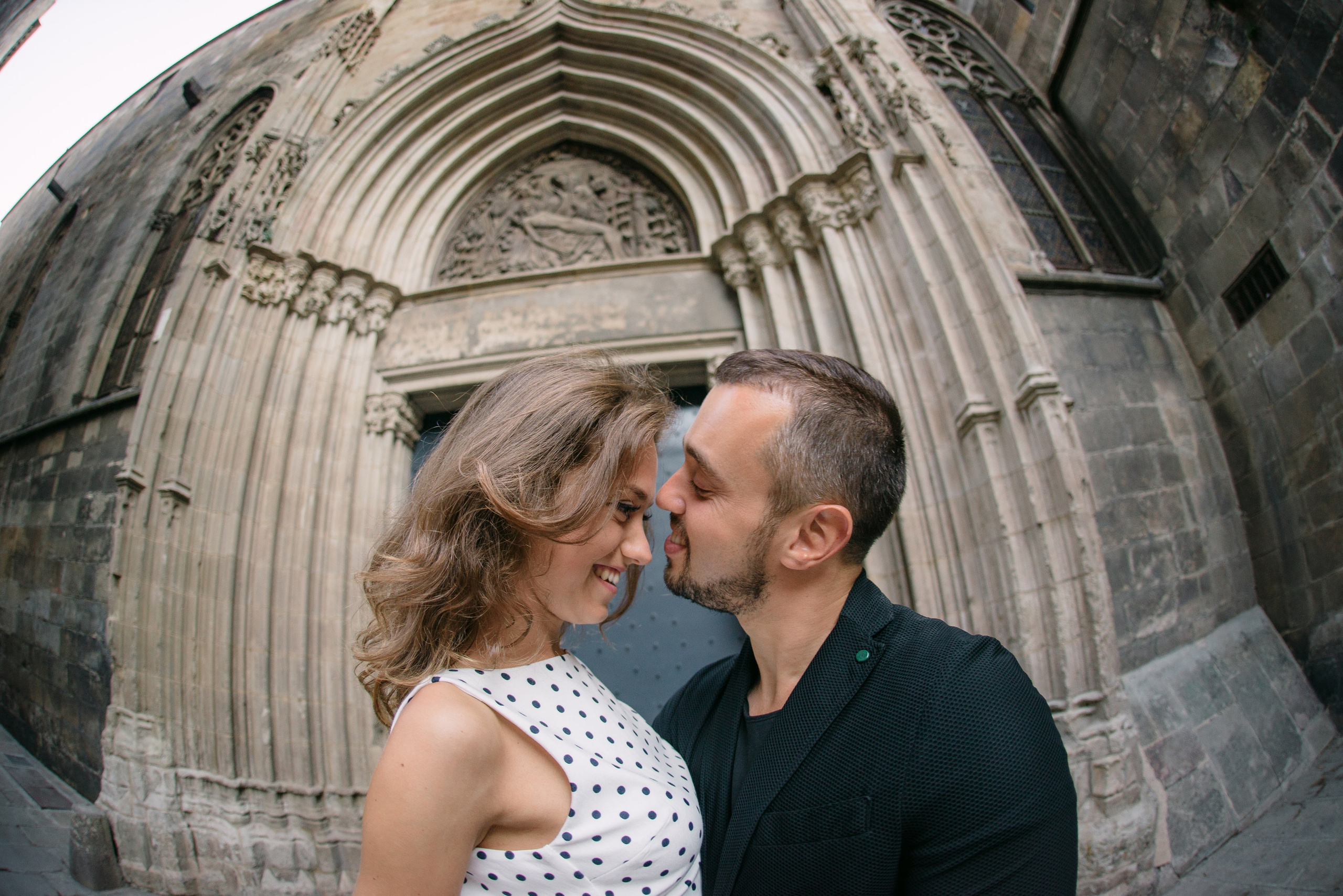 Надя и Лев, лав стори в Барселоне. Фотограф в стране Басков