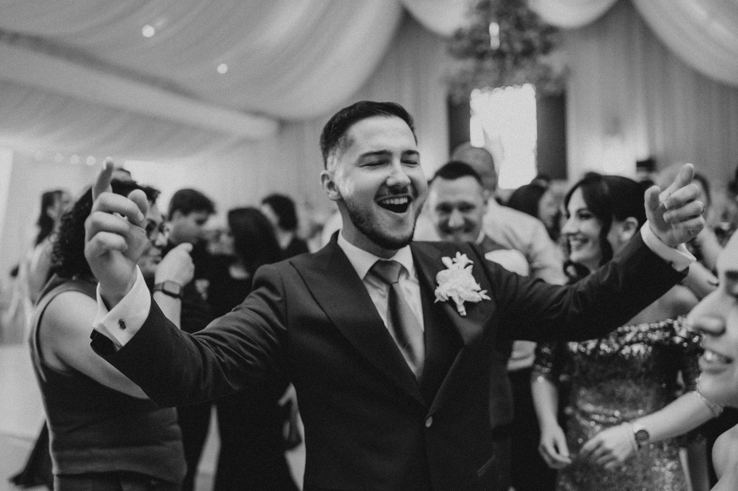 Nunta la Hotel Capitol Iasi. Proud Vision Weddings | Wedding Photography & Film — Servicii profesionale Foto Video Nunta Iasi