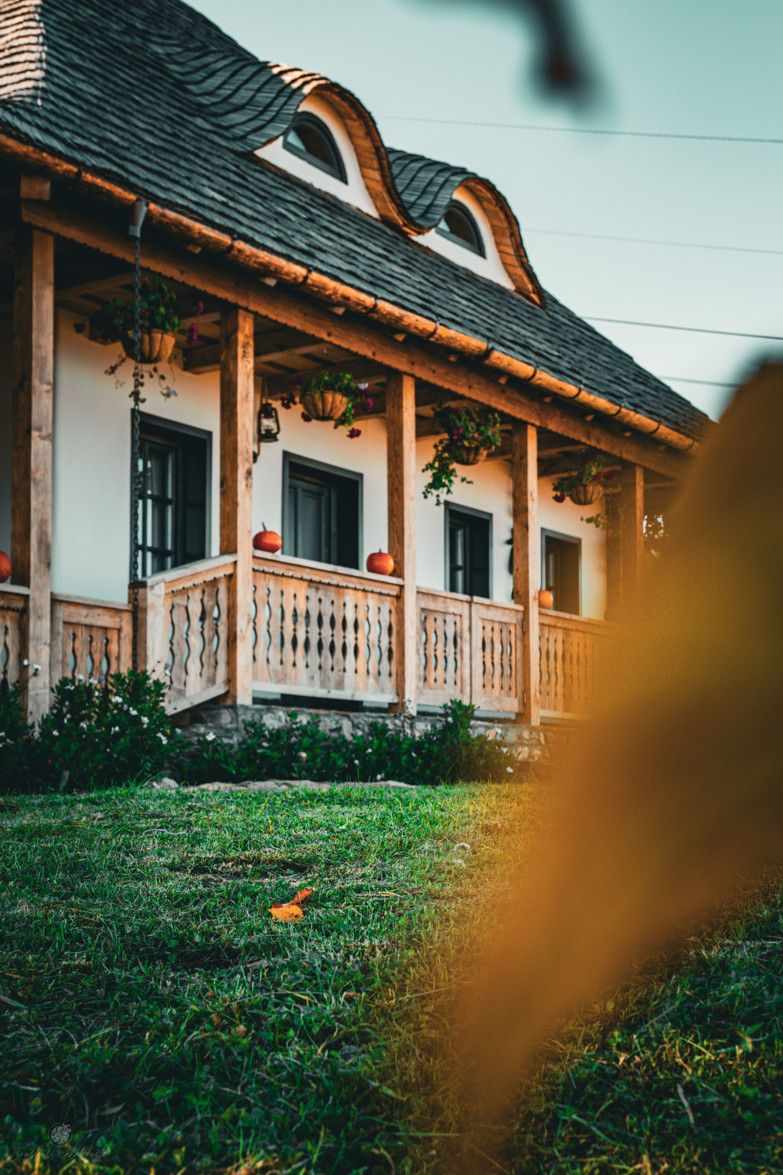 Casa de la Nuci. Creste si calatoreste