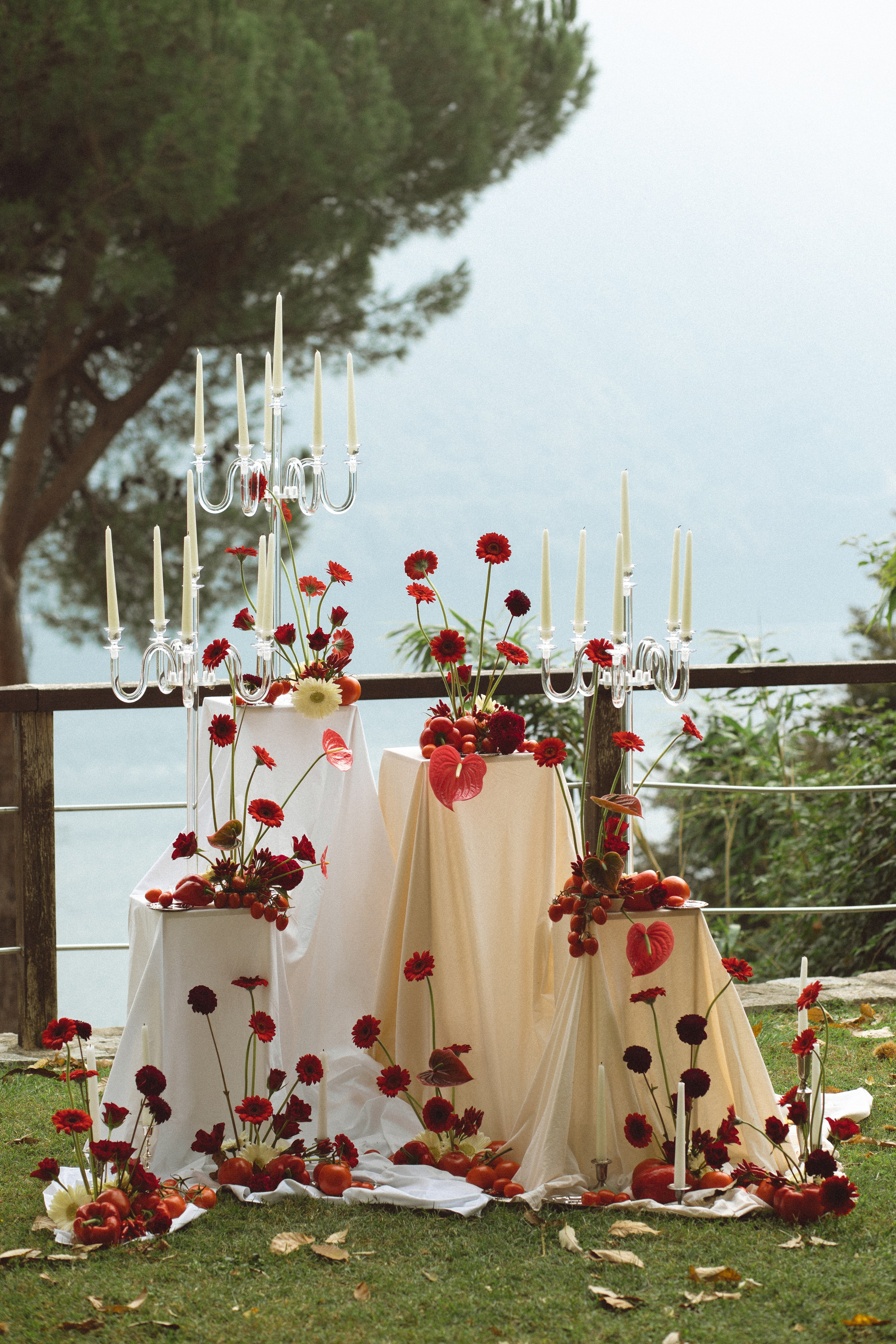 Julia — Red Wedding Editorial on Lake Como. Liza Bizzaro — Italy Wedding, Love Story & Portrait Photographer in Milan, Turin, Piedmont and Across Italy