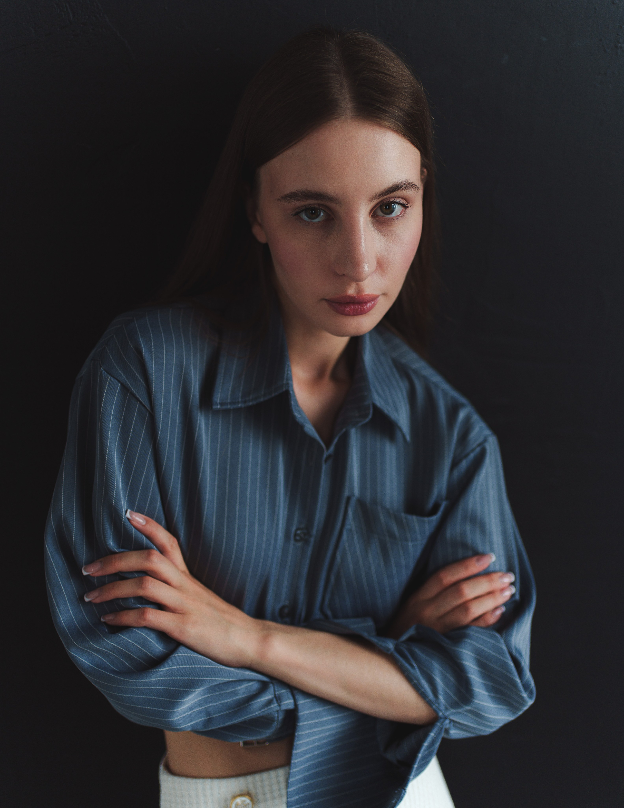 #EFE Light corner. Alisha Geva | Contemporary fashion women’s portrait Dubai