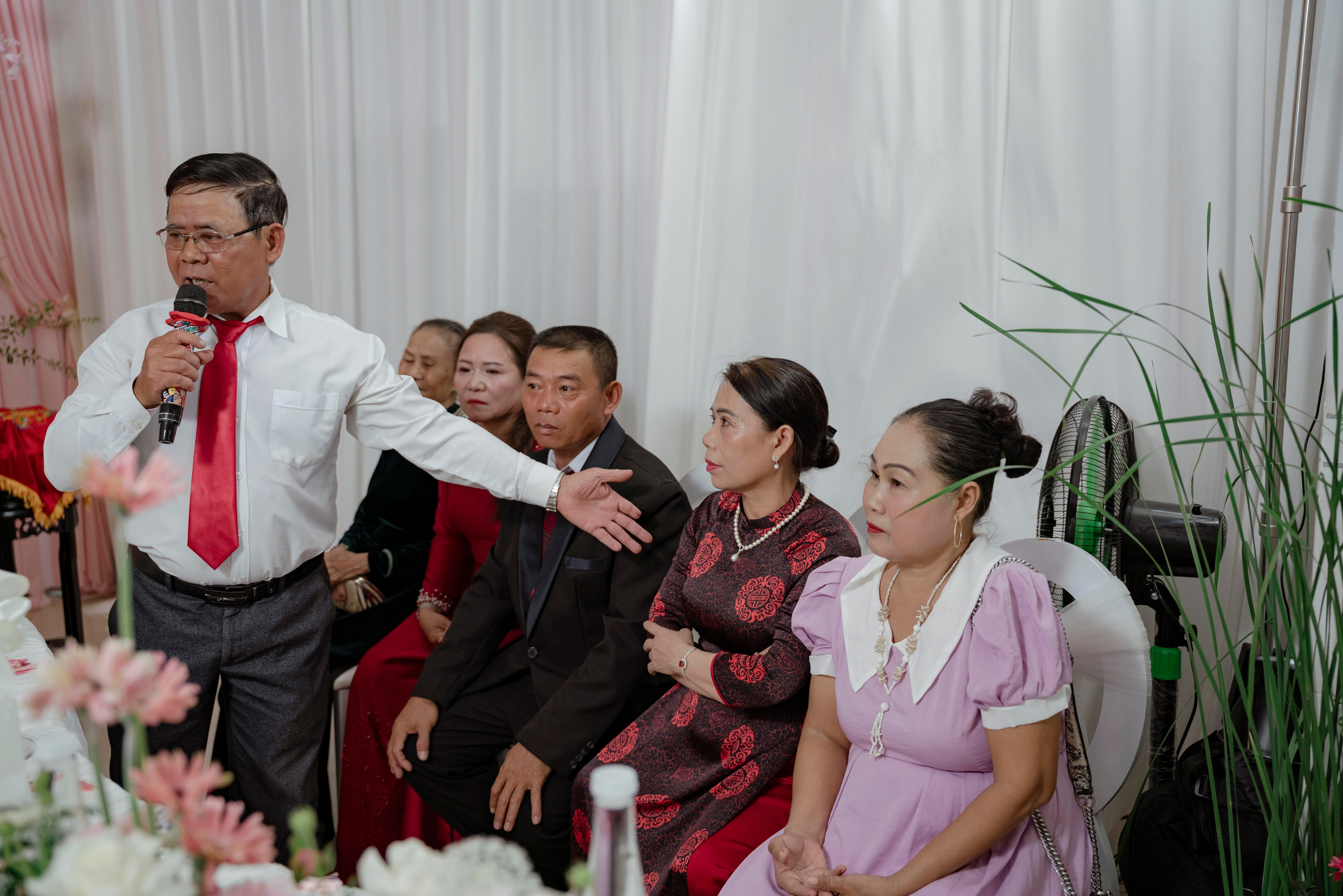 LINH & HUYEN. WEDDING PHOTOGRAPHER IN VIETNAM