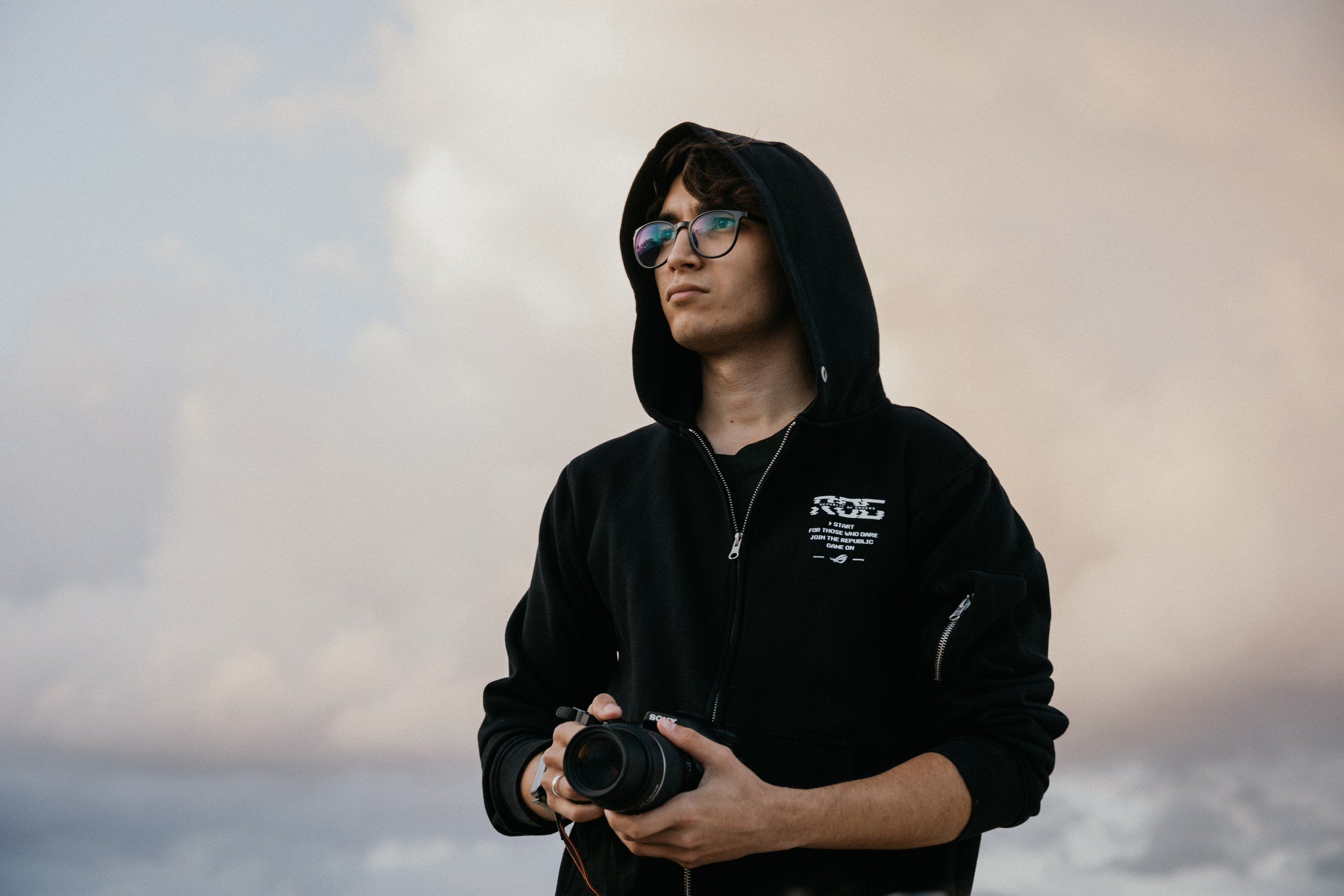 Tea time (Muntyan’s Labyrinth, Cyprus). Photographer in Barcelona capturing unique stories | Kate Chumak