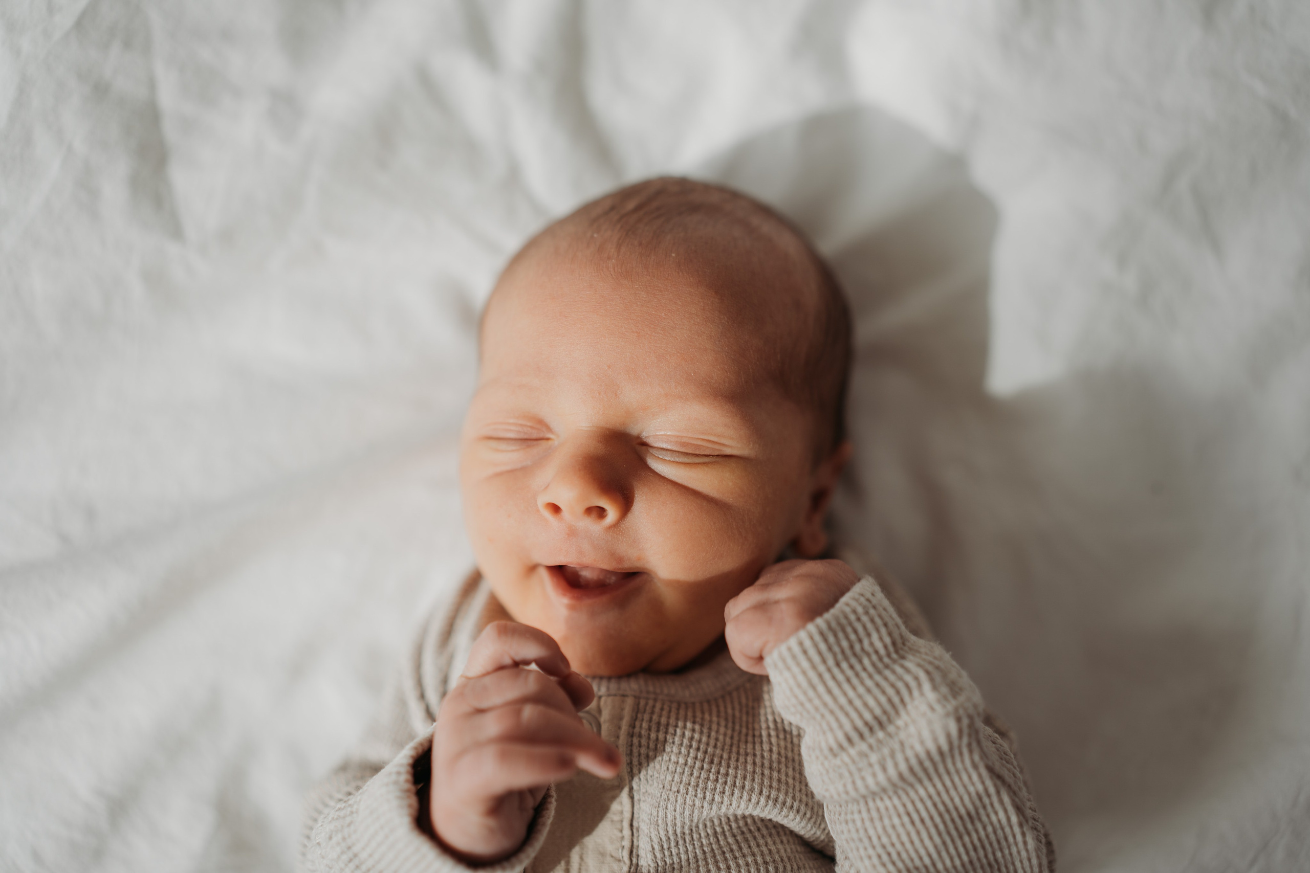 Лео и Соня (10 дней и 5 лет). Фотограф новорожденных и детей первого года Евгения Михалькевич