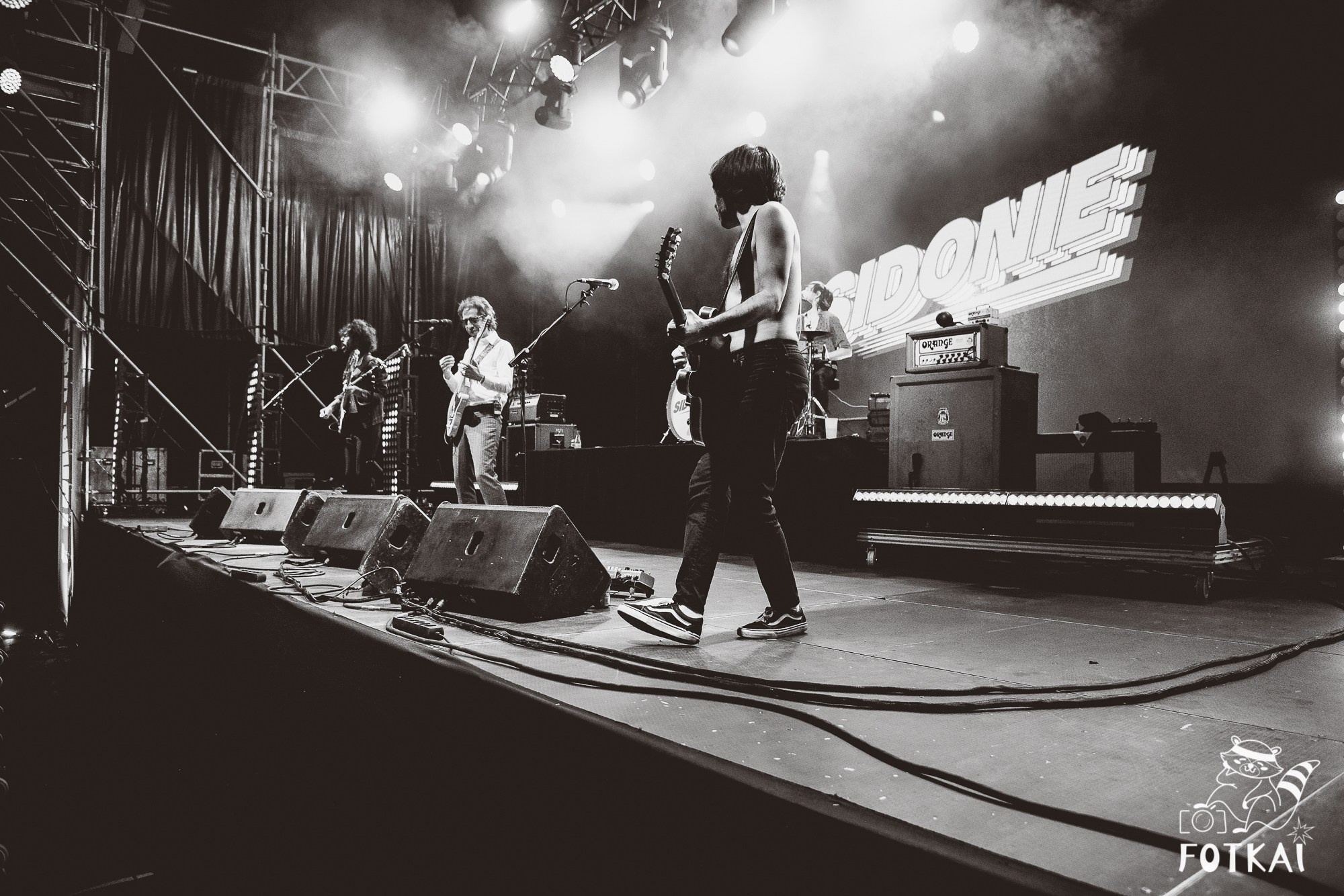 Sidonie en Torrevieja 2025 – Fotos del concierto y reportaje completo | FOTKAI