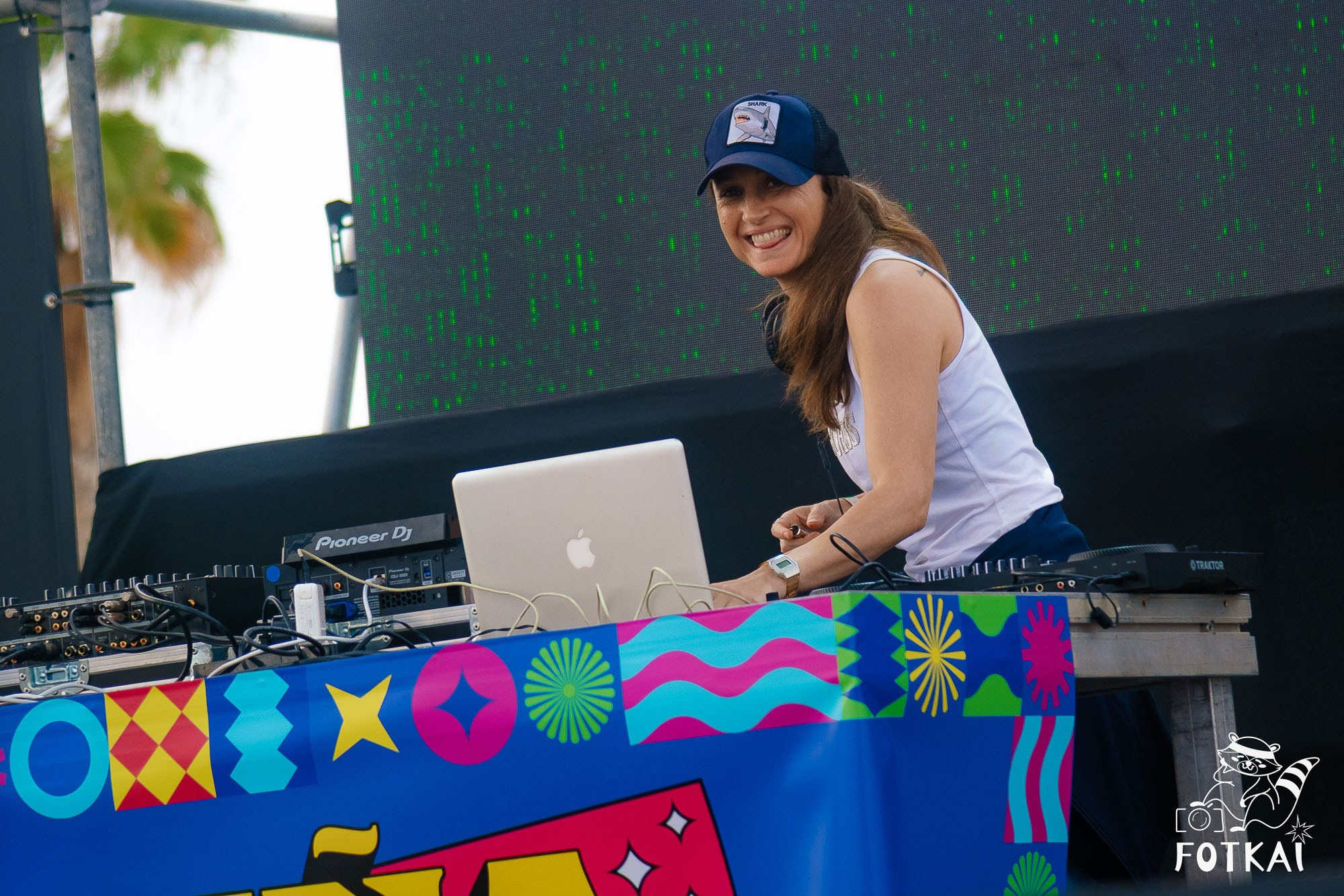 Cariña La Fiesta 2.0 — Fotos del evento en El Muelle Live, Alicante, 2026 | FOTKAI