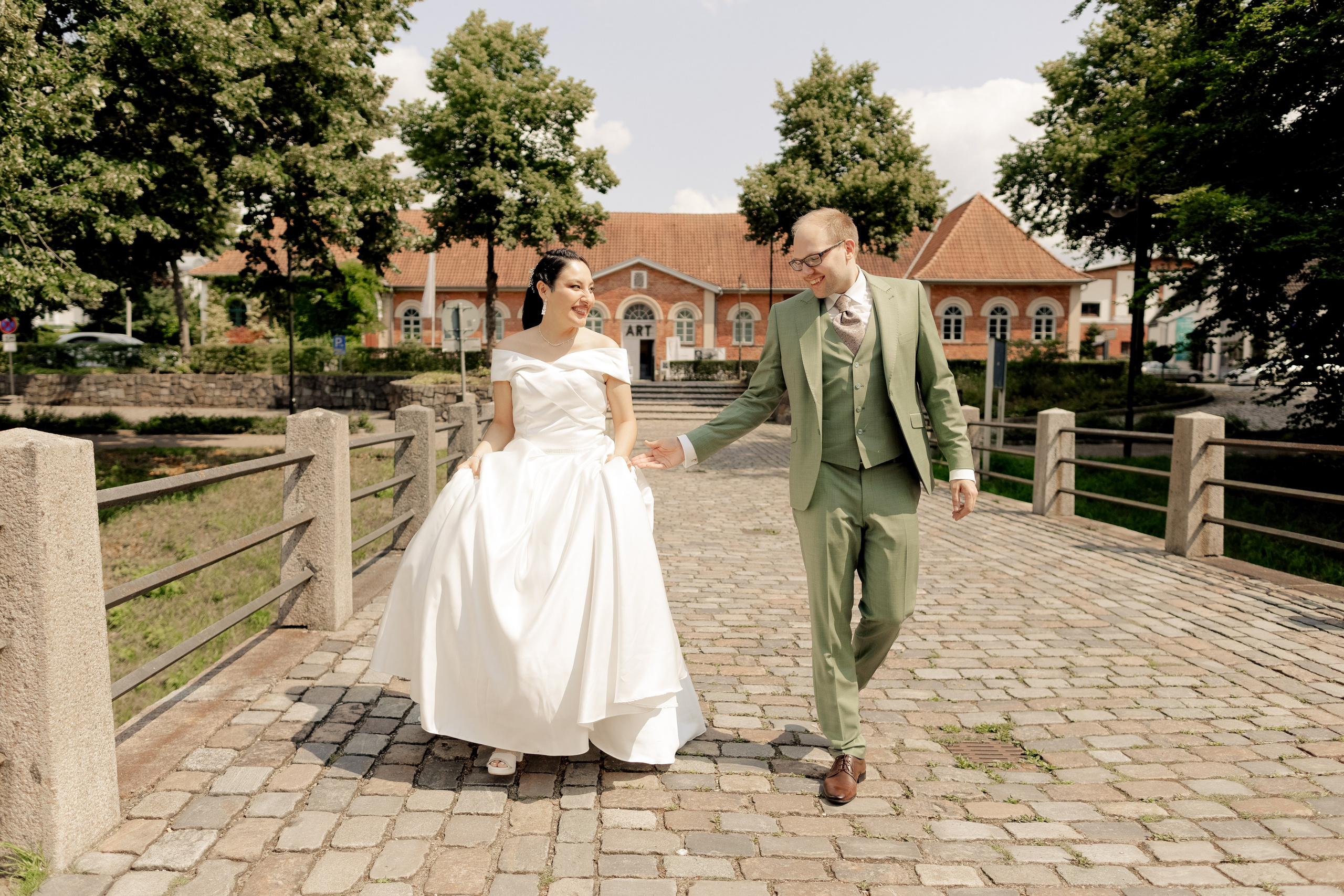Hochzeitsfotografie im Schloss Ahrensburg | Zeitlose Eleganz in Schleswig-Holsteins Gärten. Hochzeitsfotograf und Hochzeitsvideograf aus Hamburg | Roka21Film