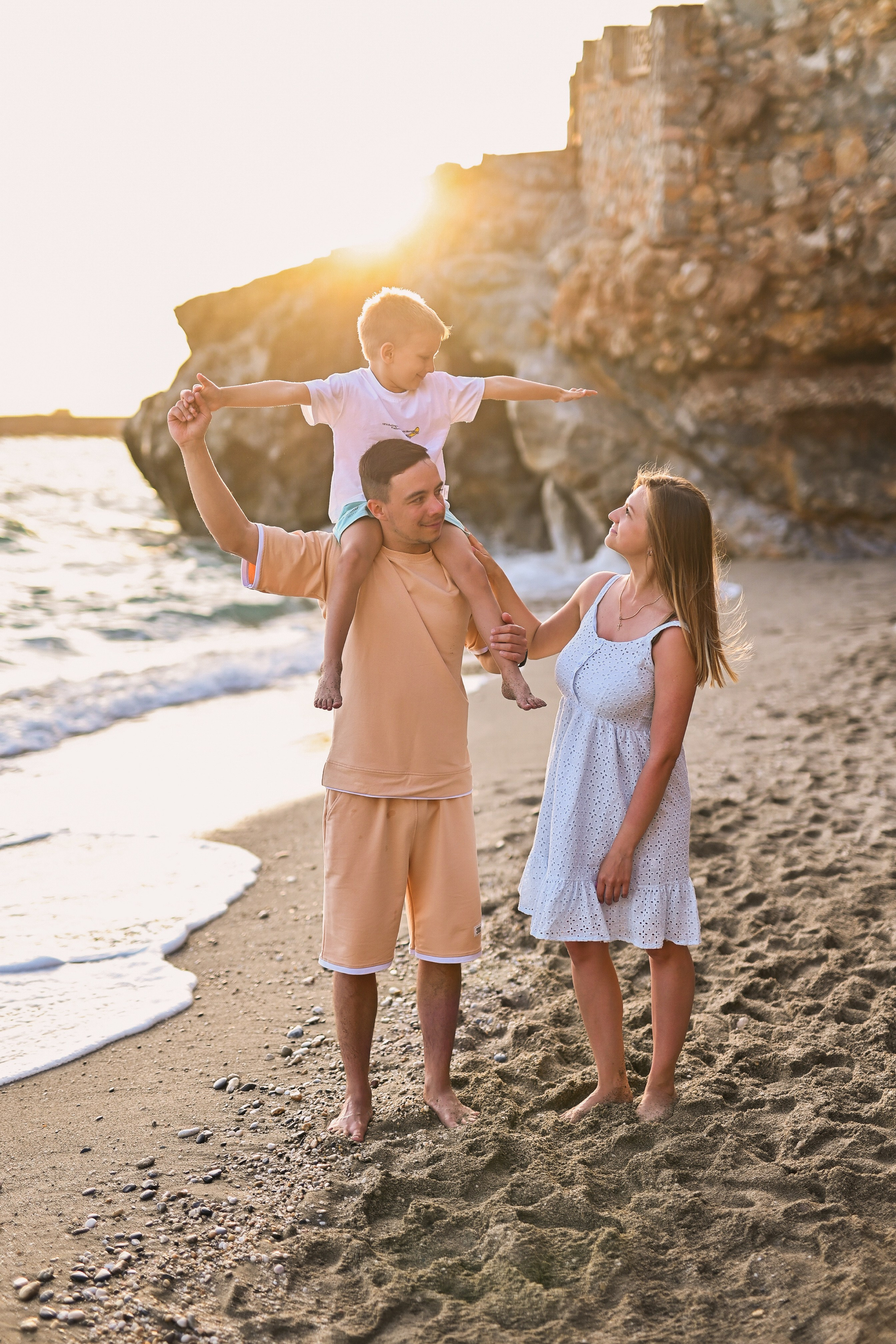 Семейные съемки на диком пляже в Конаклы. Photographer in Alanya, Side, Manavgat. Türkiye