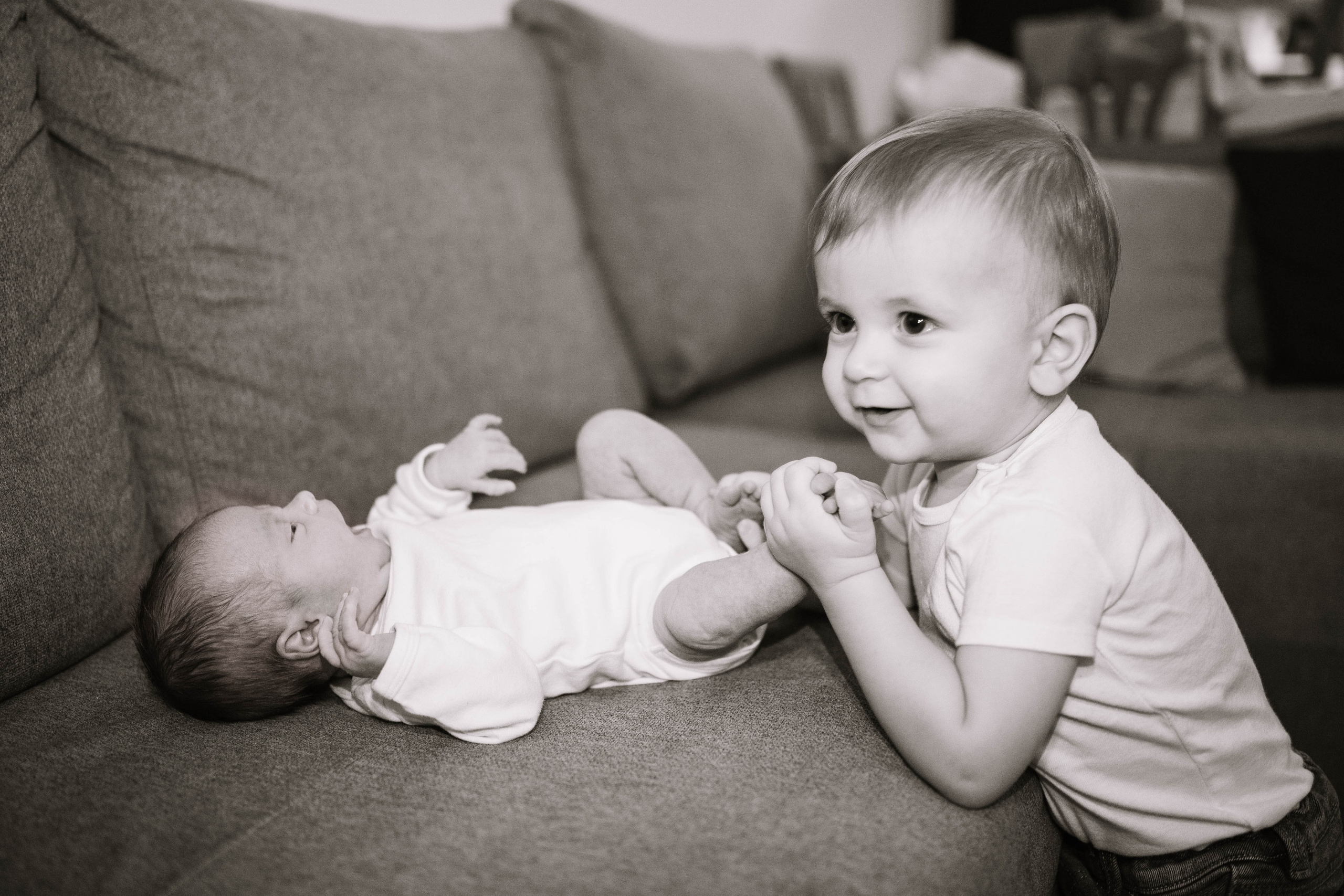 Iva - fotografisanje bebe kod kuće. Dečiji i porodični fotograf