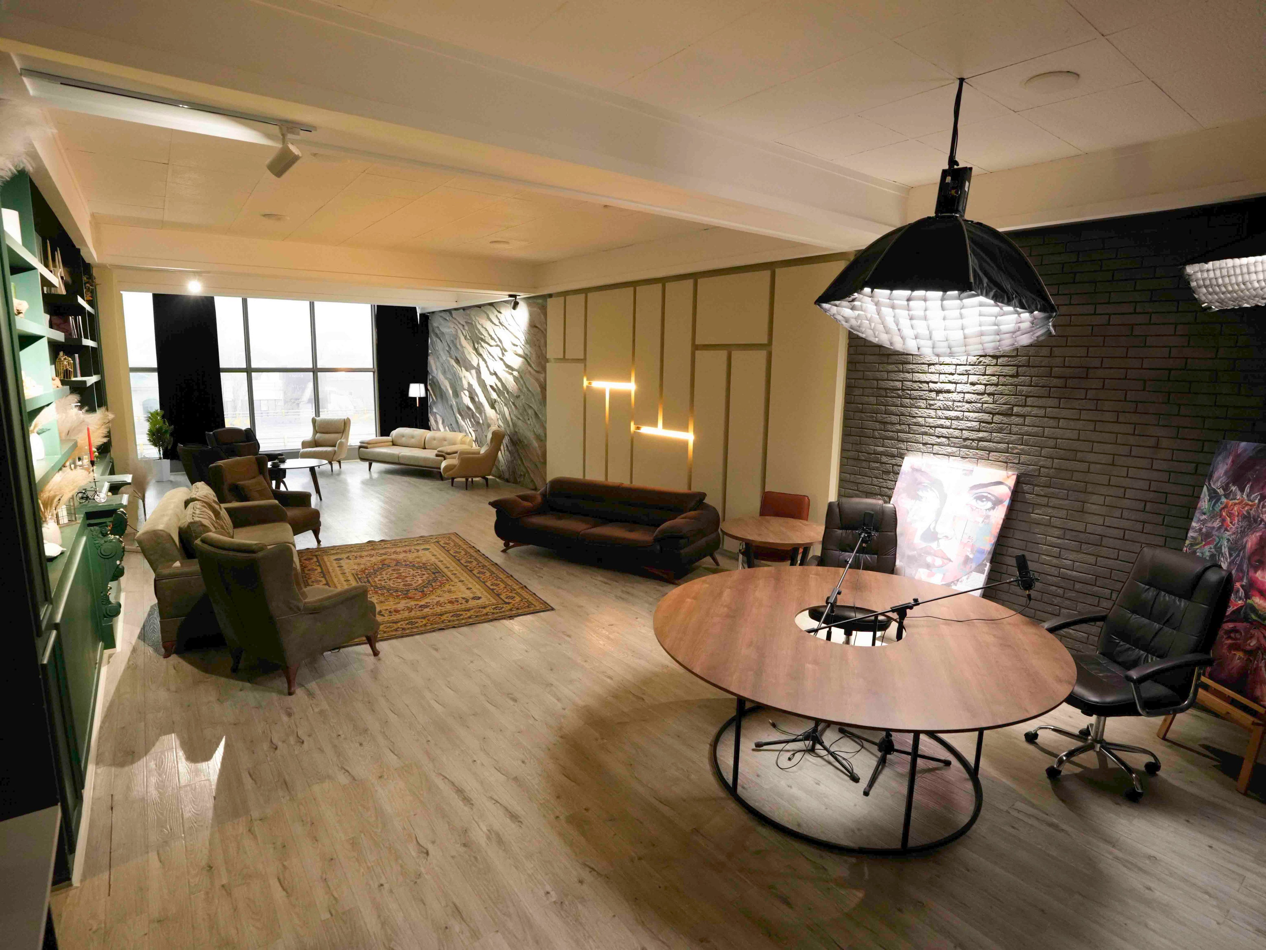 Зал «Эксперт» — (ул.Мукими, 1А). 2astudio.uz