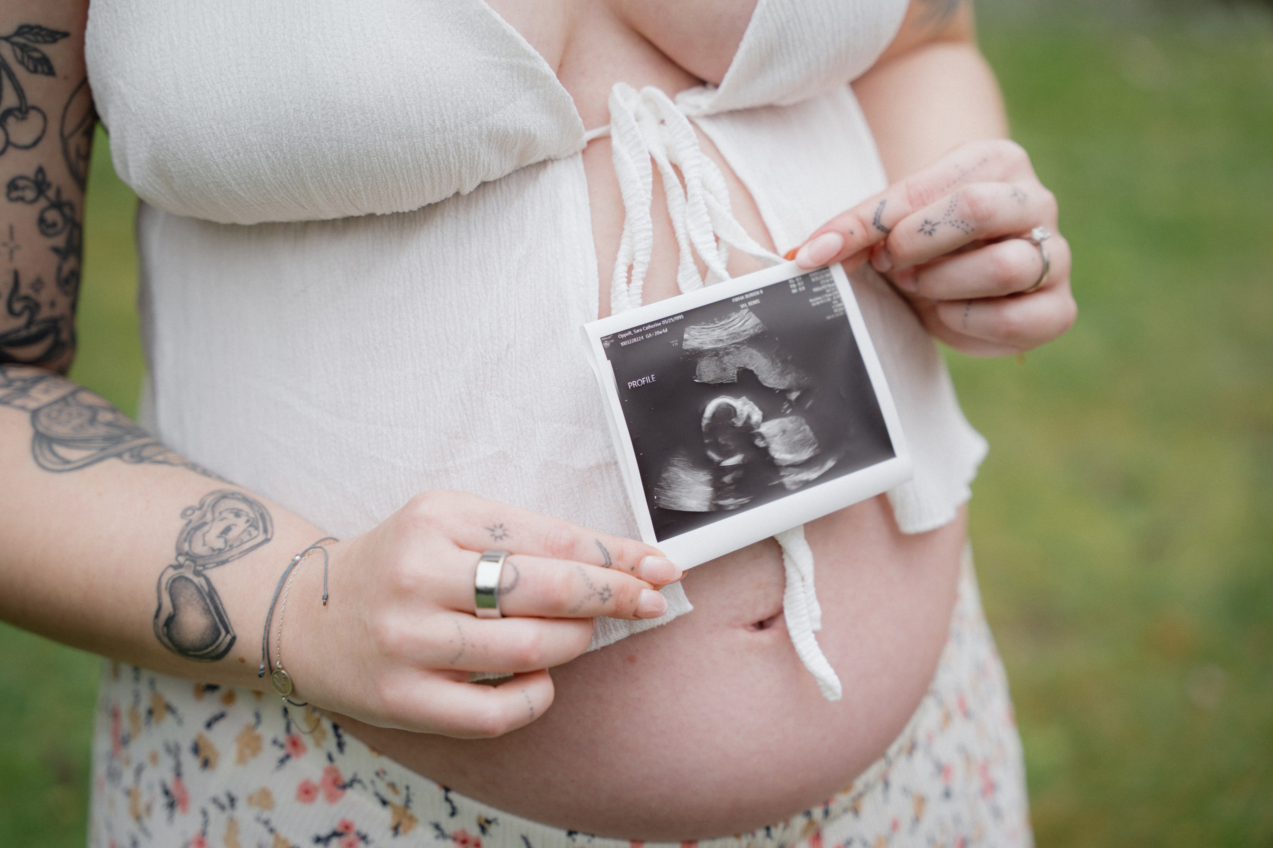 Sara maternity. Photographer in Washington Sophia D