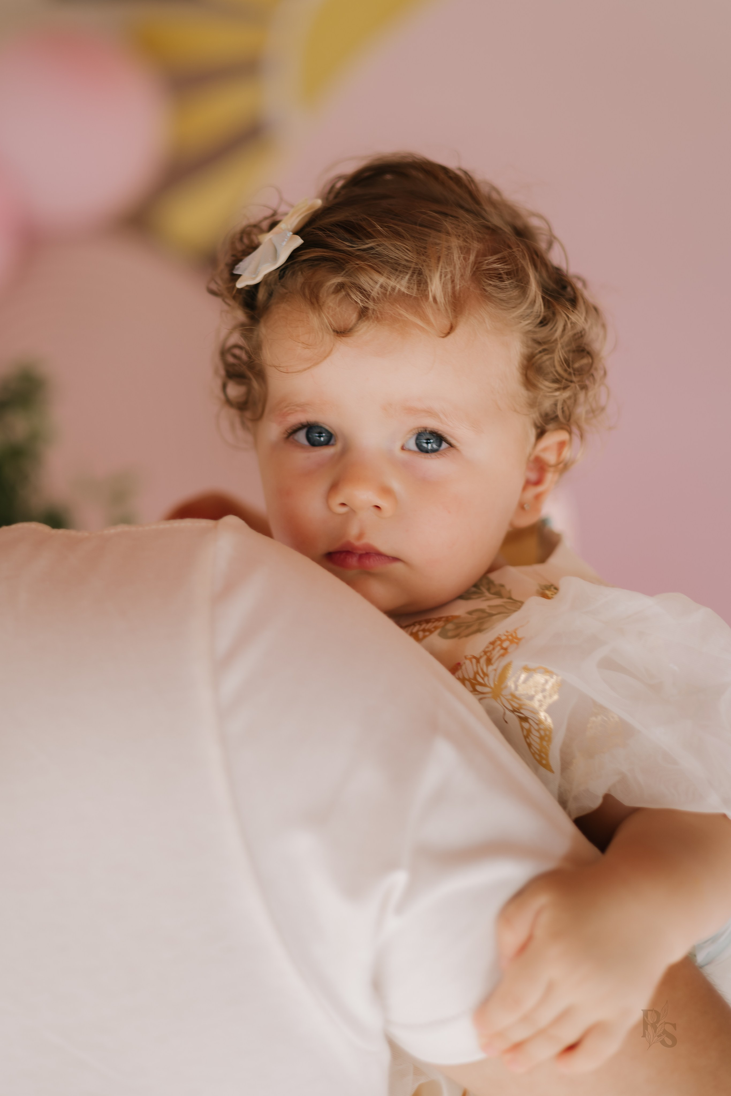 Aurora — 1 ano. Fotógrafo Richard Silvestre — Casamentos na Bahia