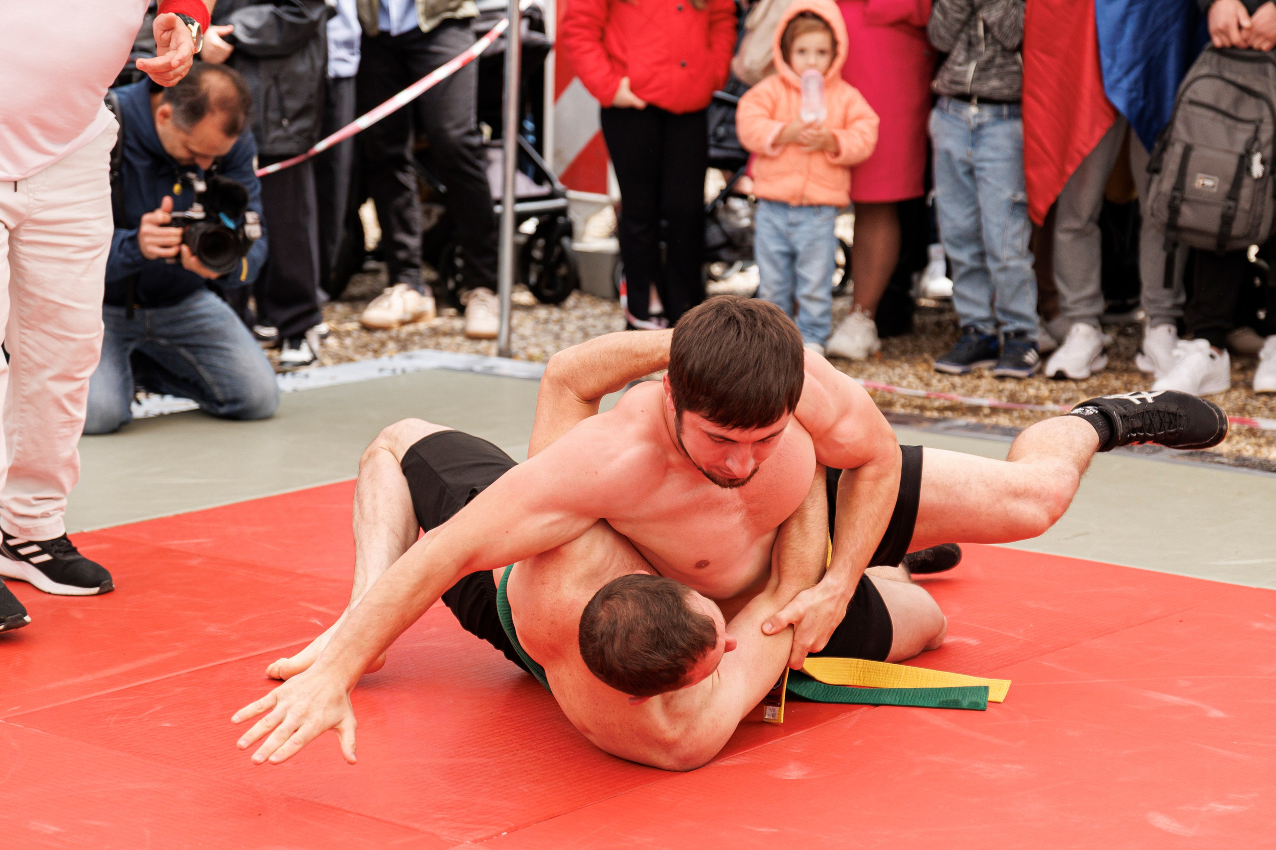 Hora Dorului 2025. Dienstleistungen