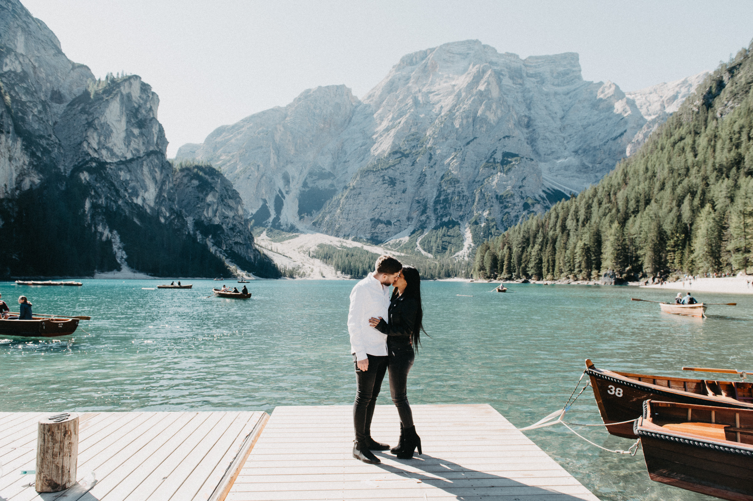 Engagement at lake Braies. Фотограф в Итлаии — Свадебный фотограф Озеро Комо