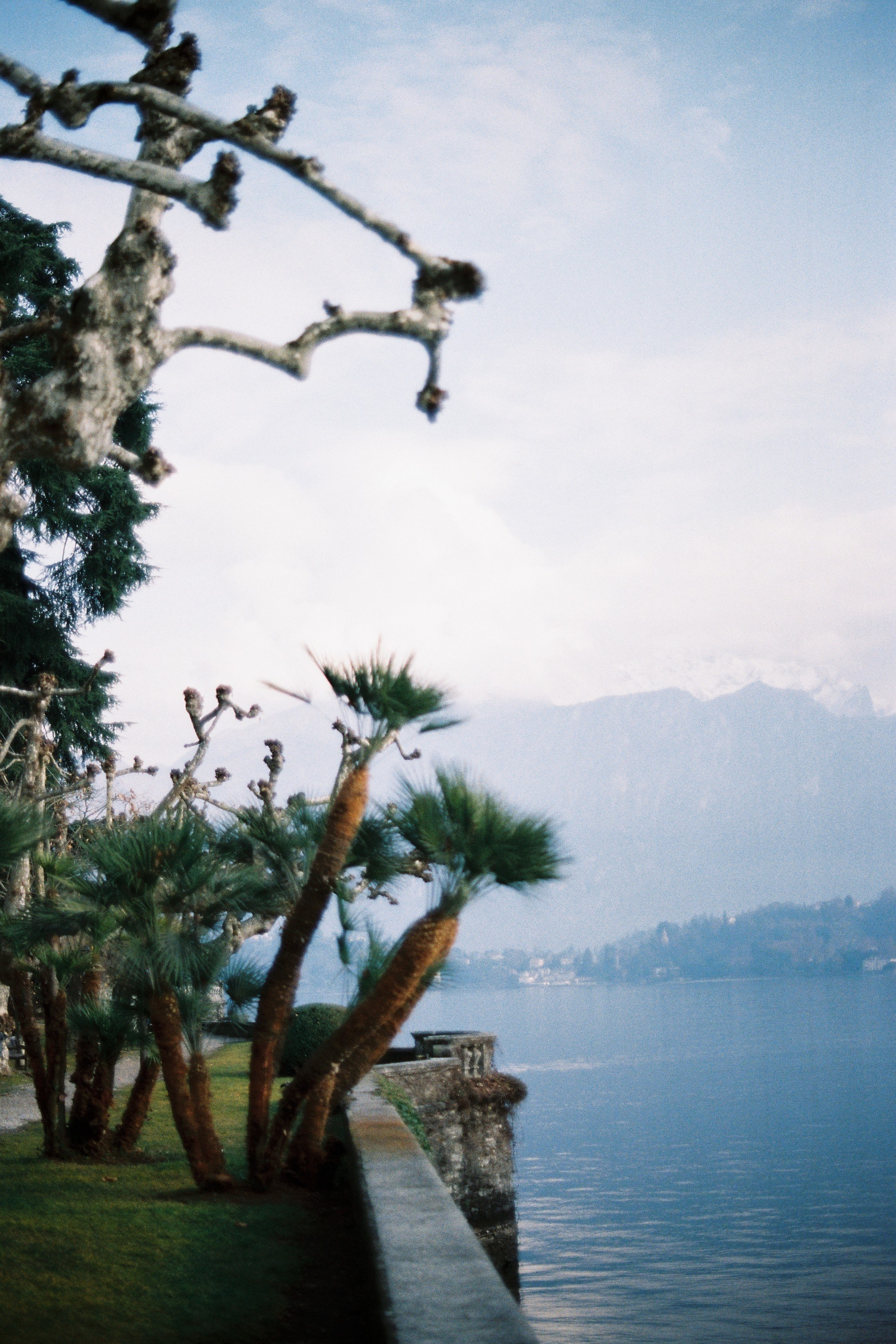 Lake Como Elopement | Sneak Peek. Wedding photographer in Italy