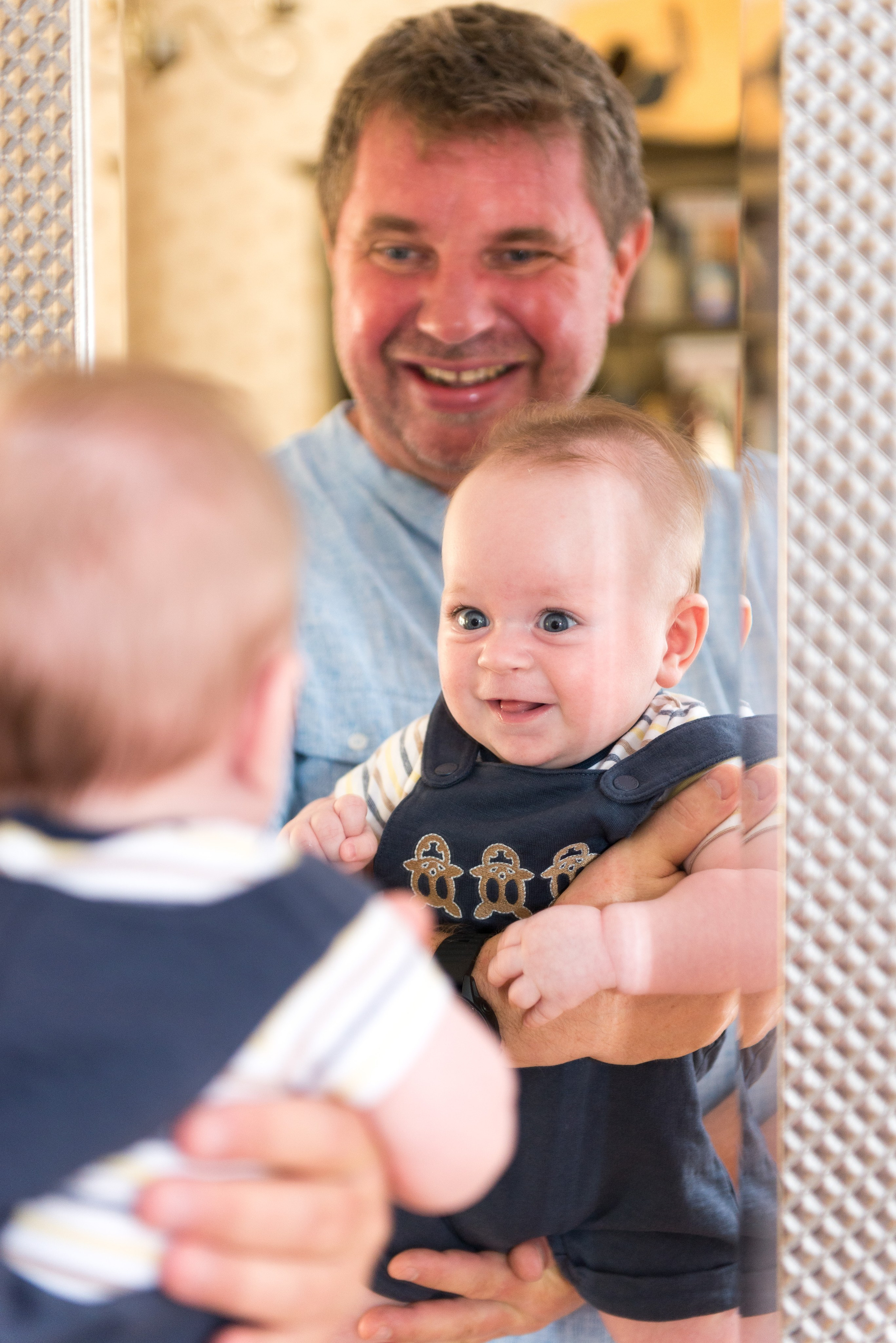 Christening photographer, photo session at home, baby photos, professional baptism photographer Bucharest, family photo session, baby photo session, baptism photos at home, baby preparation photos, baby baptism, baptism customs, baptism photographer, baptism photo offer, professional photographer Bucharest, baptism.