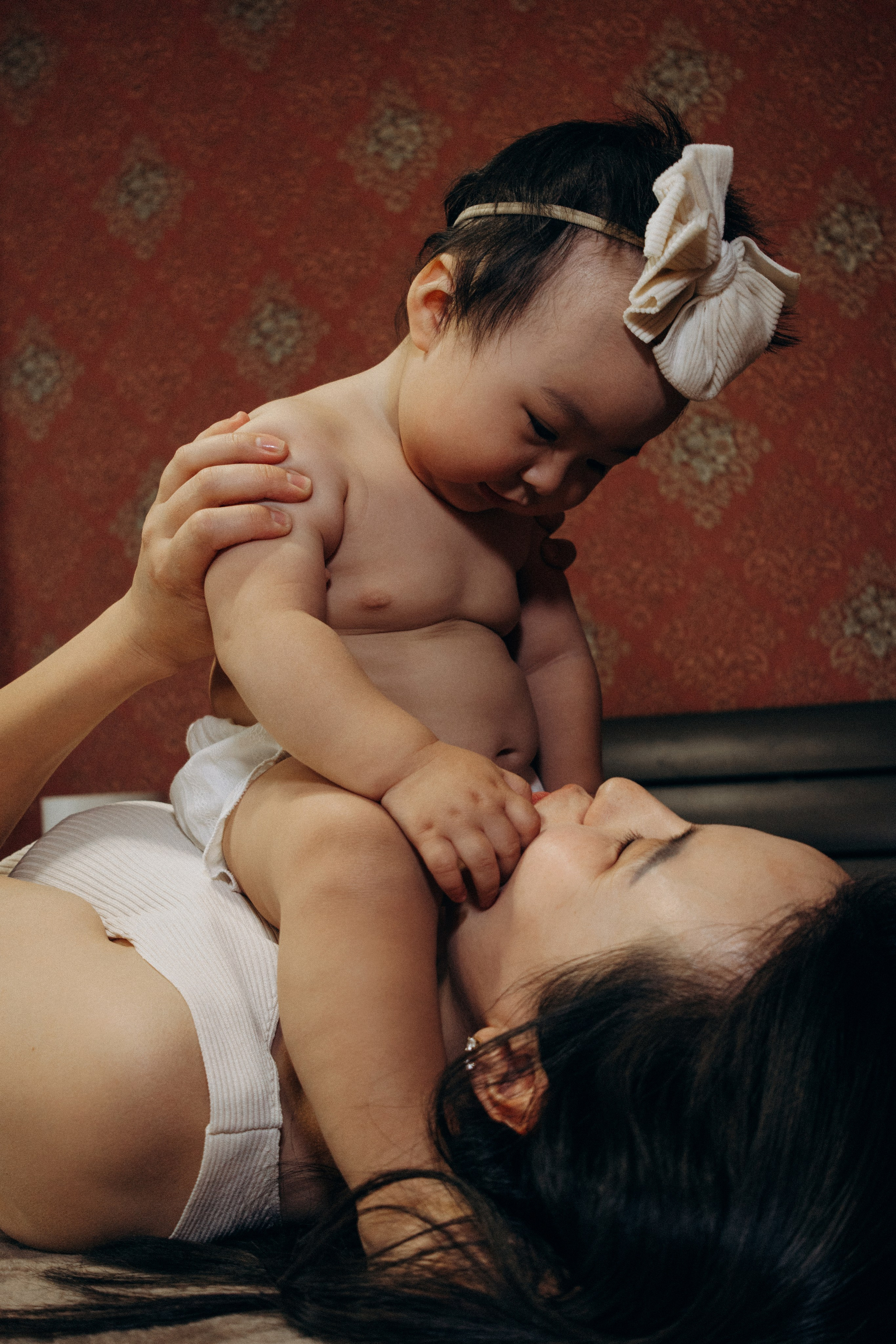 Love at home. Фотограф родов, семей и новорожденных малышей в Дубае