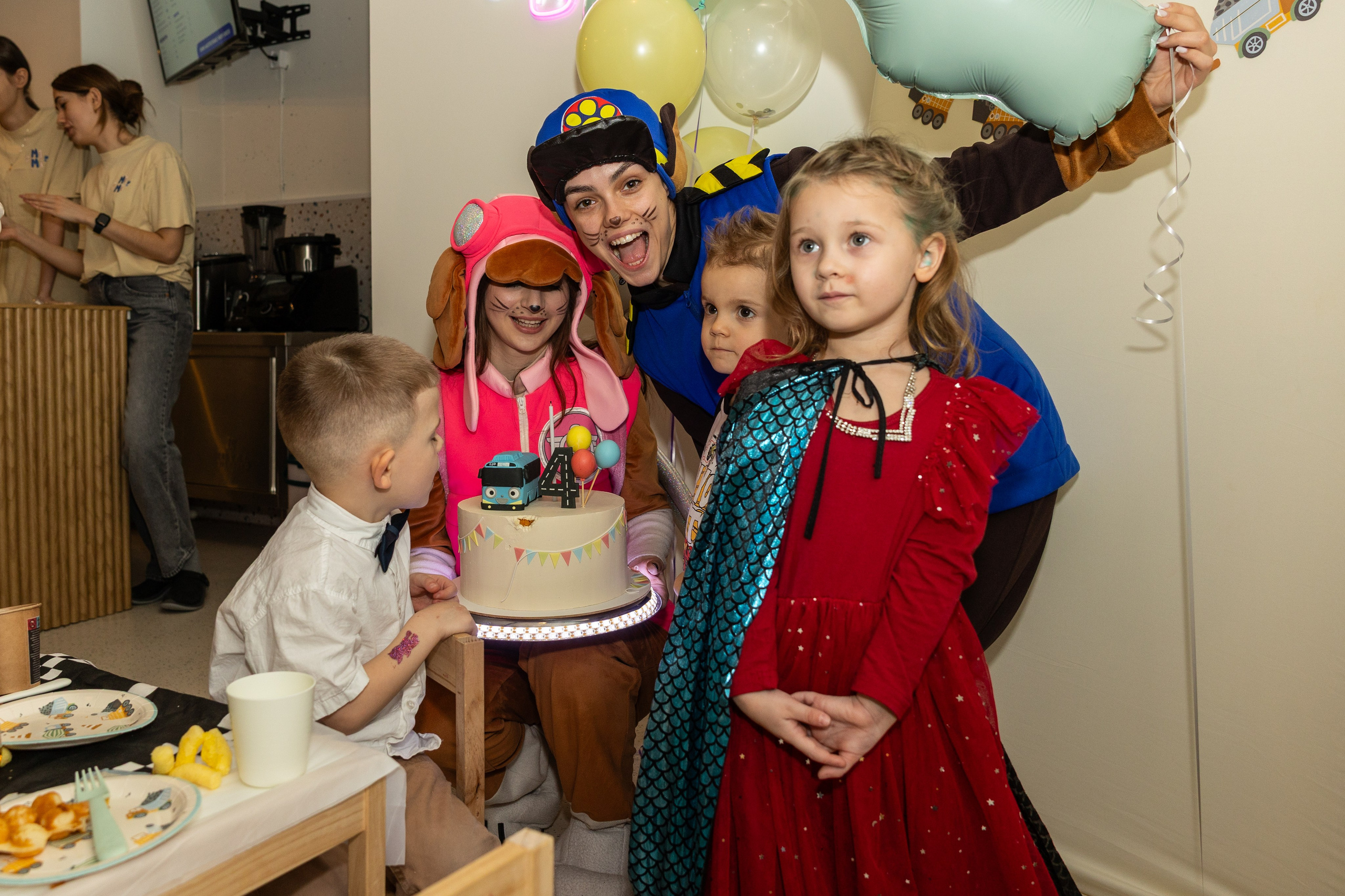 День рождения Артёма 24 января 2026 года. Семейный и детский фотограф в Варшаве Мила Бобровская