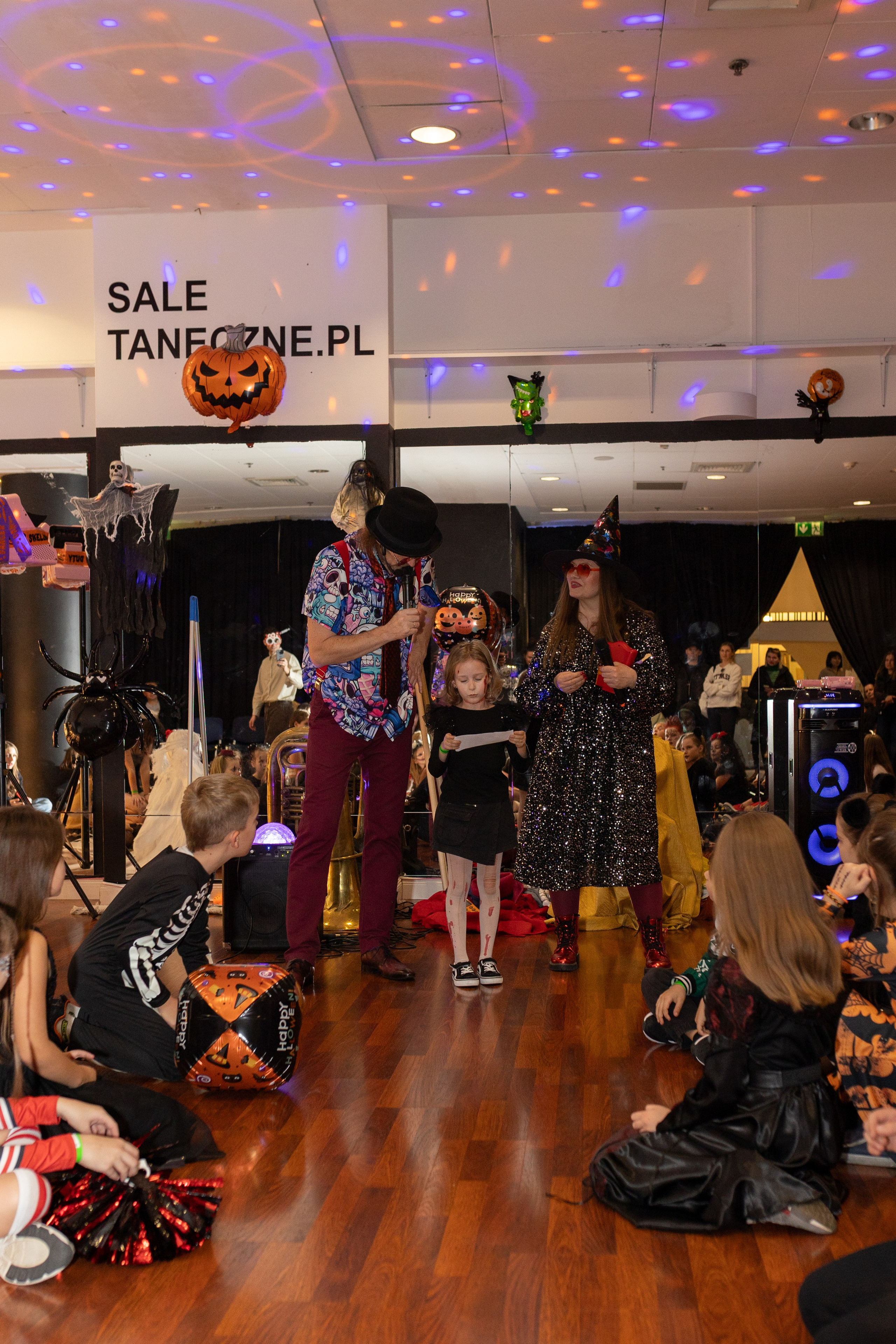 Leo dance studio Helloween 2025. Семейный и детский фотограф в Варшаве Мила Бобровская