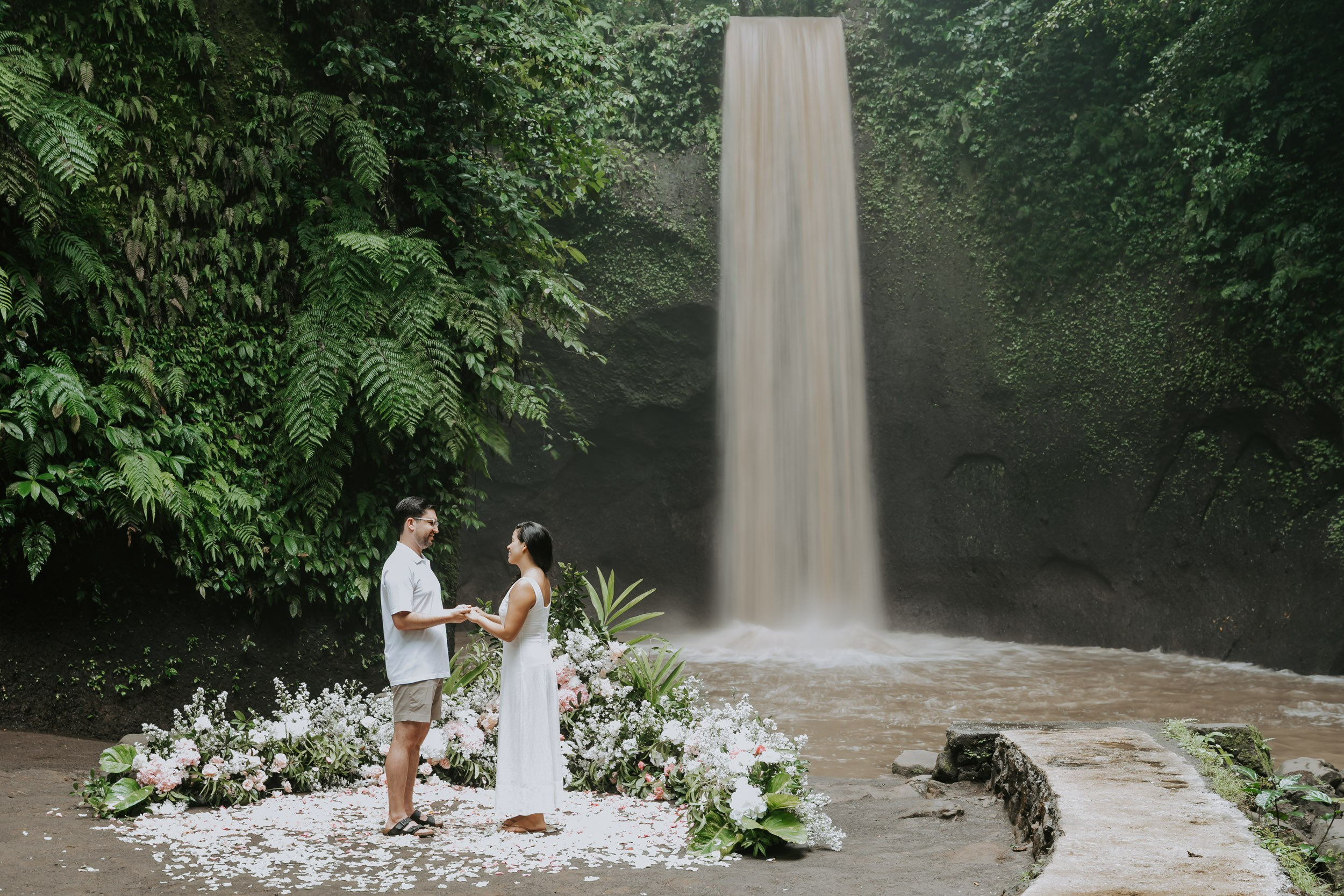 Marriage Proposal. Female Photographer in Bali