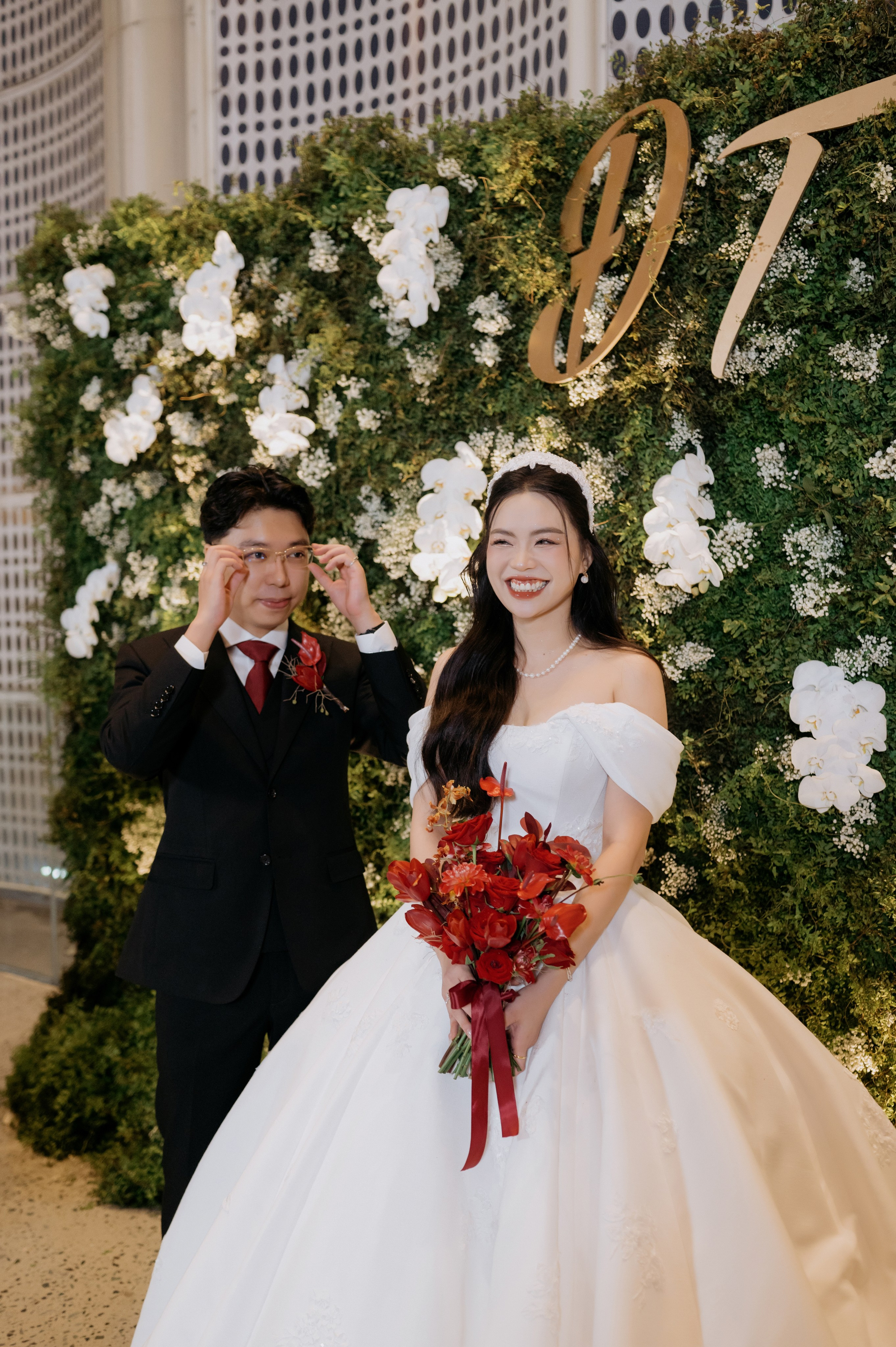 DAT & TU / Wedding Party. Saigon Wedding Present | Art Beyond Moments