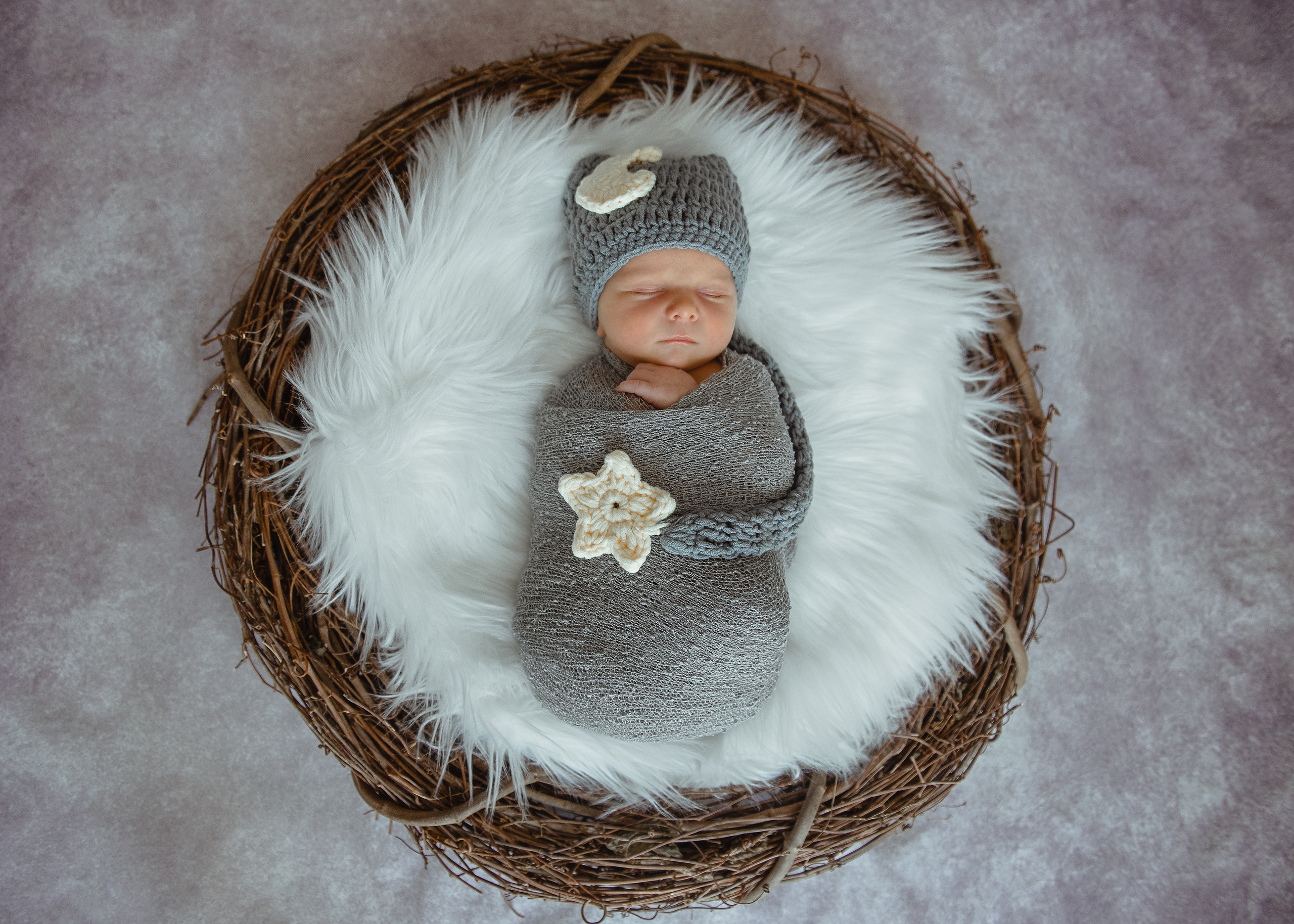 newborn photo home session