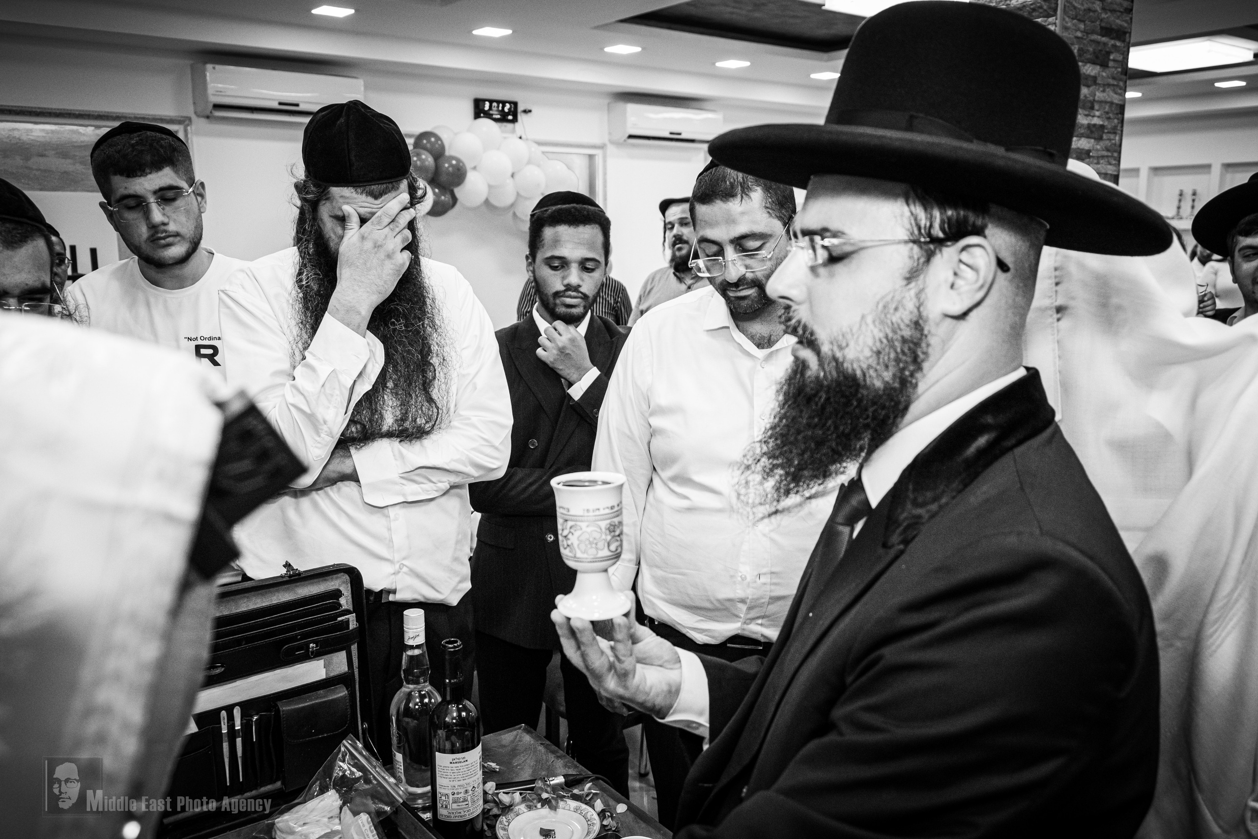 ‏ברית מילה. Middle East Photo Agency — Photography & Event Magnets — סוכנות צילום והדפסת מגנטים לאירועים