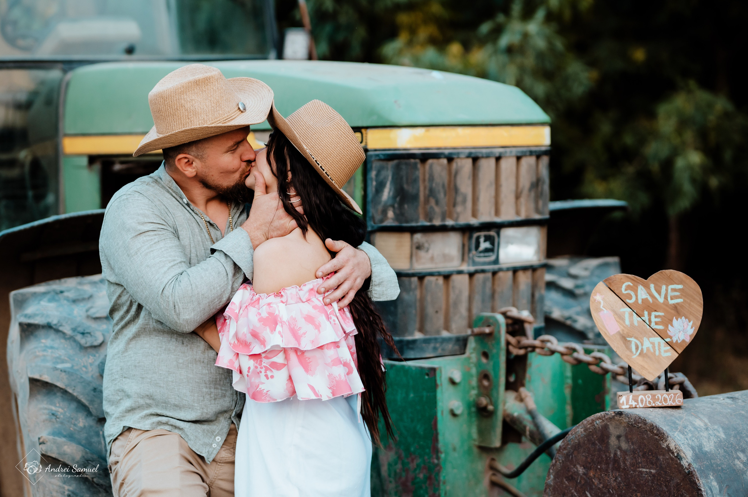 Ema & Vlad. Andrei Samuel – Fotograf București | Evenimente, Studio, Imobiliare, Produs