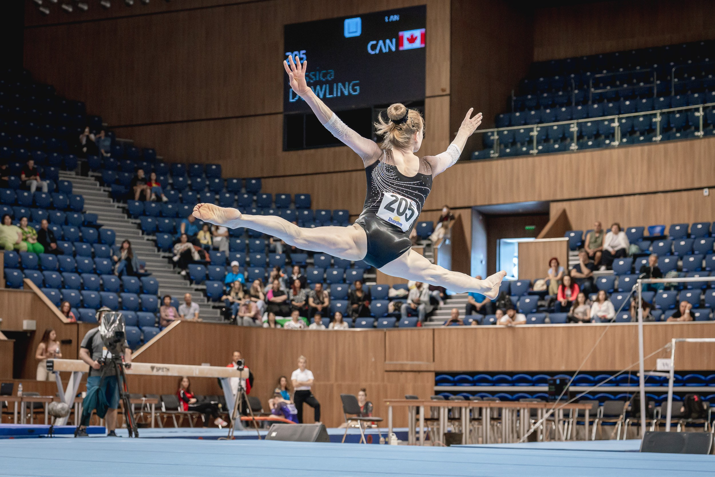 FIG. Event Lens Photo | @deevaden