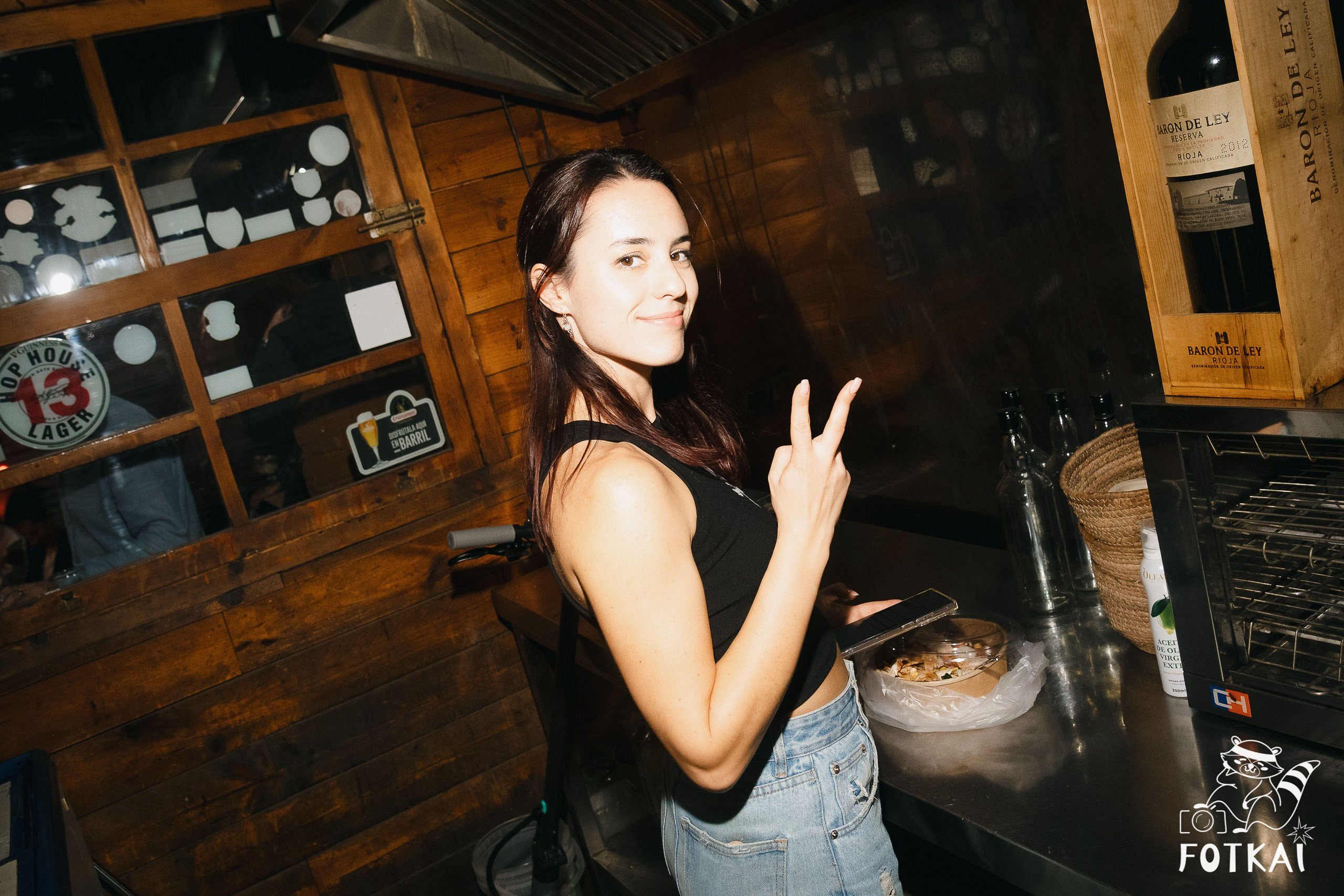 Фоторепортаж JAM Night в El Paso Bar, Torrevieja — живая музыка и атмосфера Коста-Бланки | FOTKAI