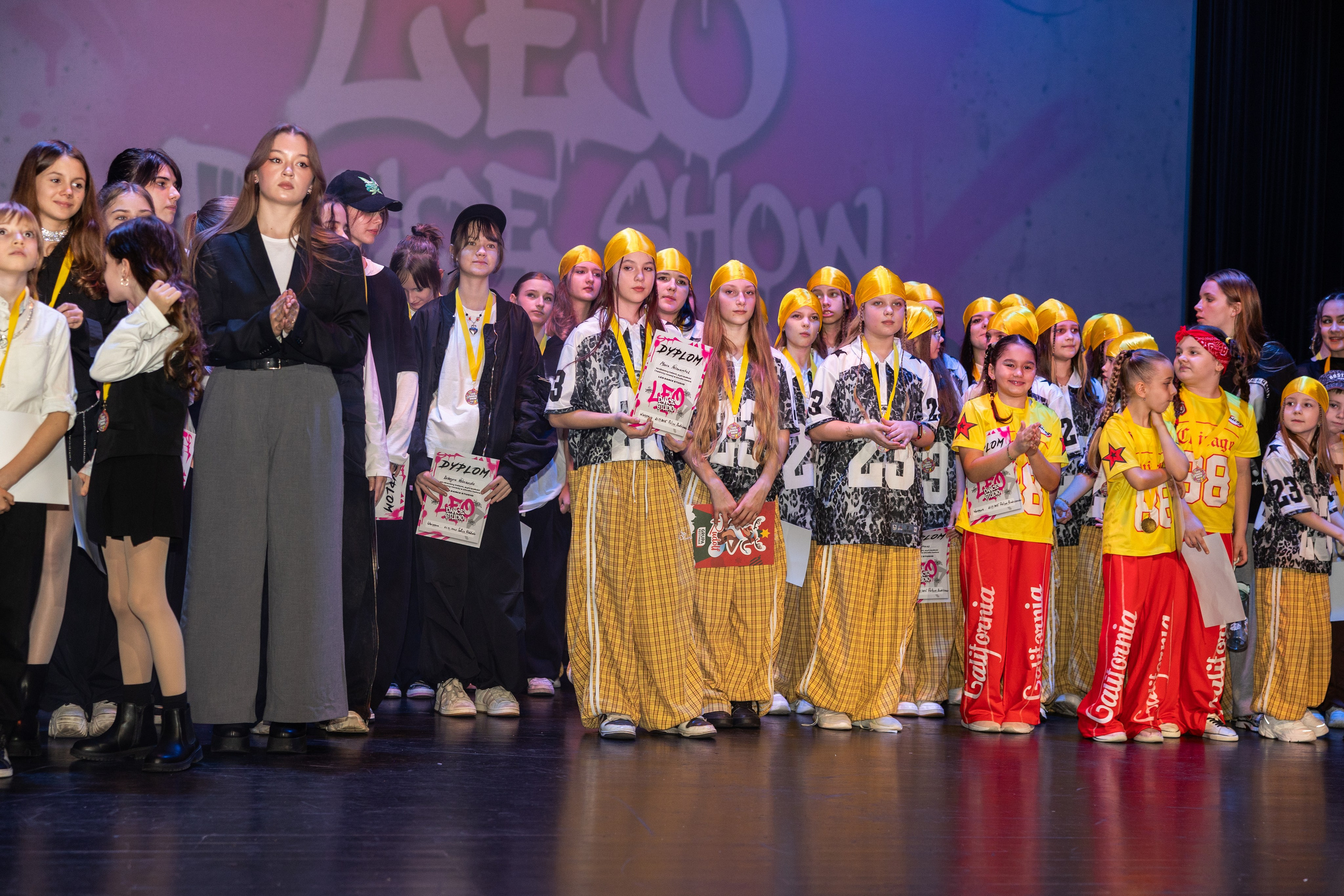 LEO DANCE SHOW WINTER 2025. Семейный и детский фотограф в Варшаве Мила Бобровская