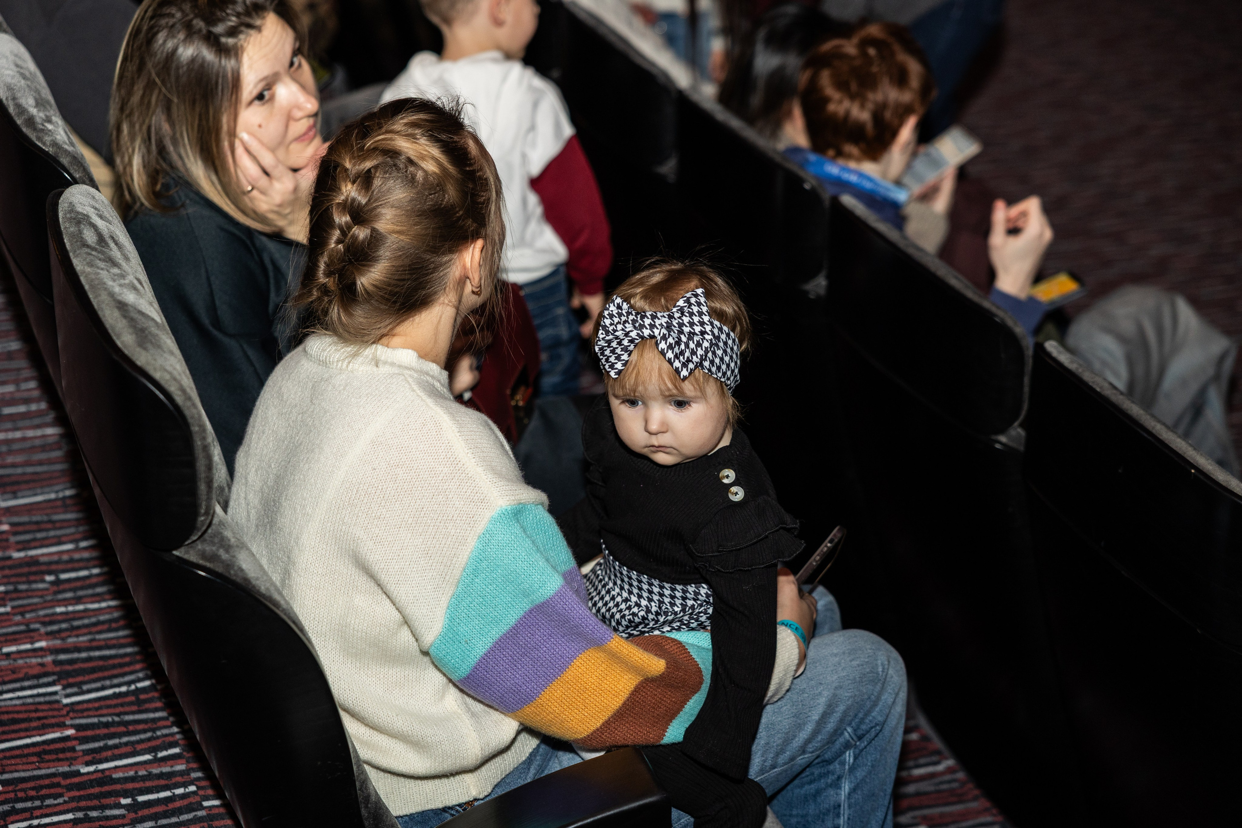 LEO DANCE SHOW WINTER 2025. Семейный и детский фотограф в Варшаве Мила Бобровская