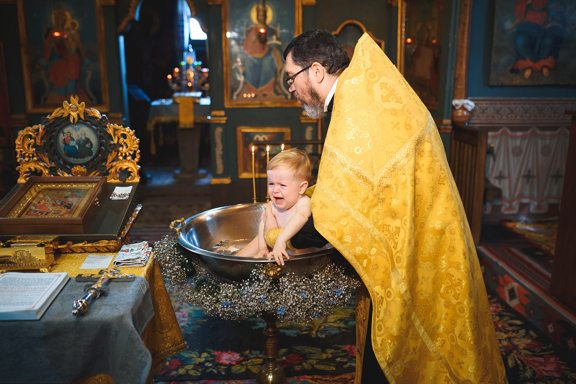 Christening photo session in Moldova — photographer Andrei Zveaghintev. Wedding and family photographer in Moldova, Chisinau— Andrei Zveaghintev