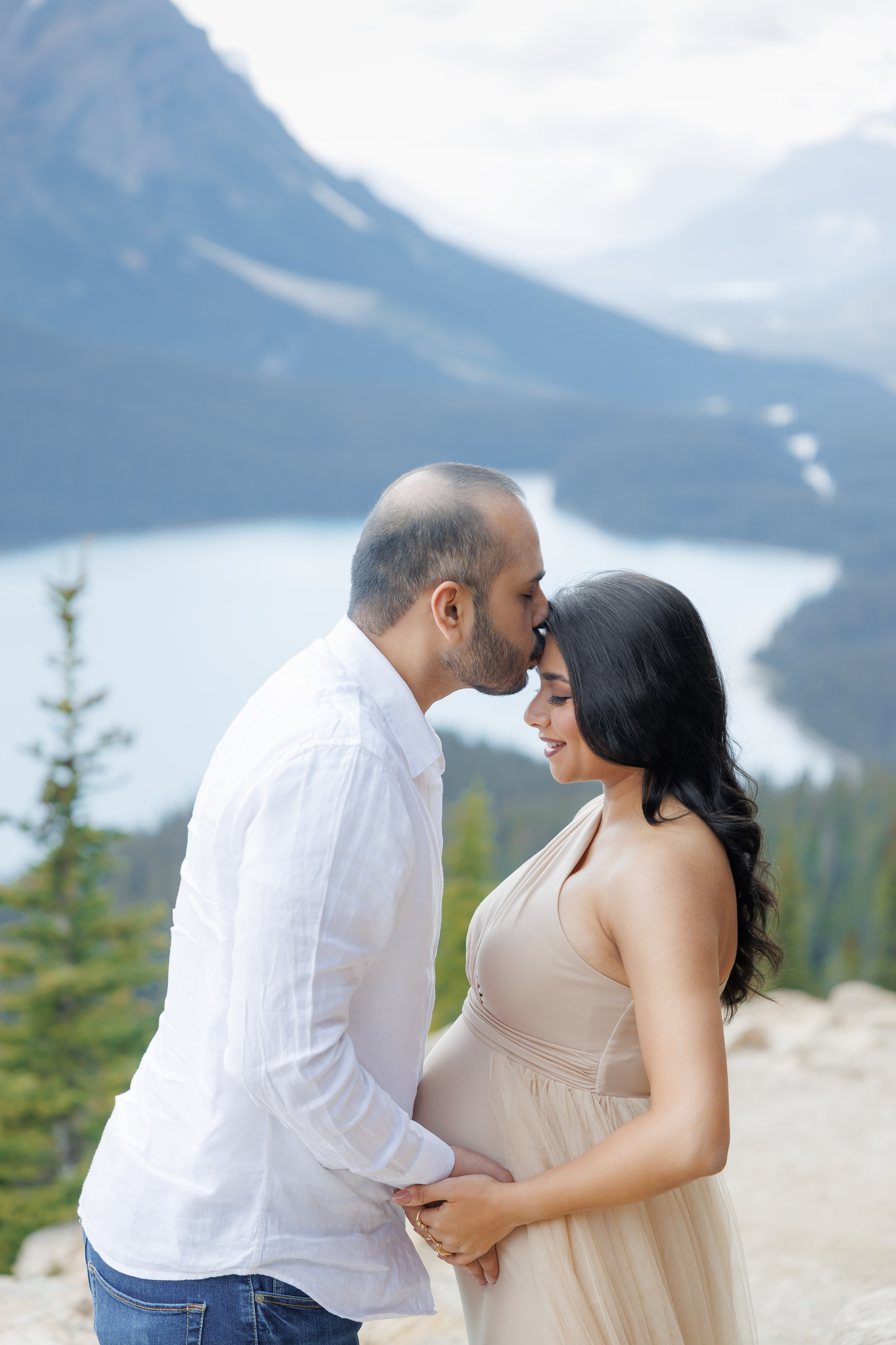 Mountain maternity shoot. Home