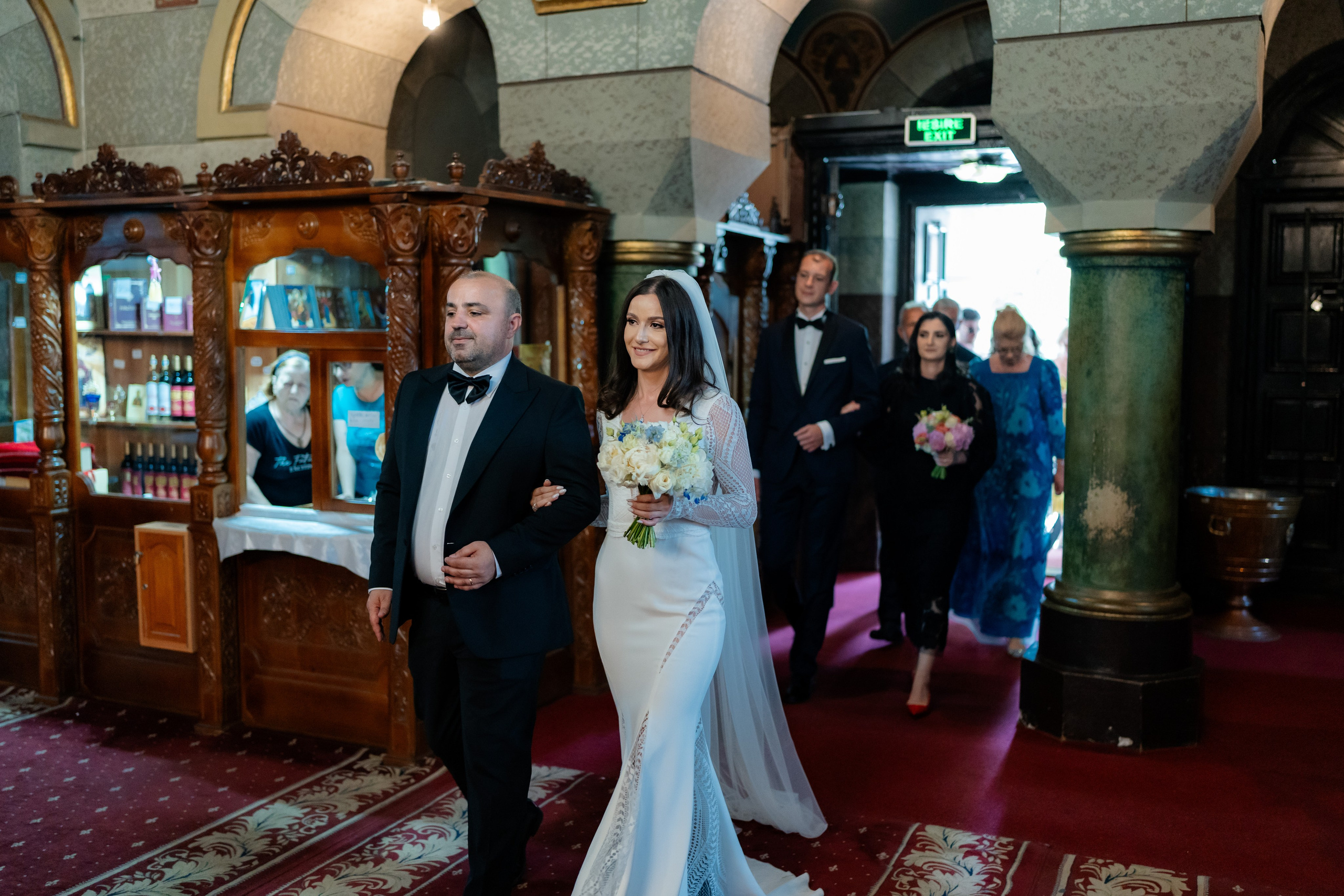 Elly & Andrew. Destination Wedding Photographer Alex Pasarelu