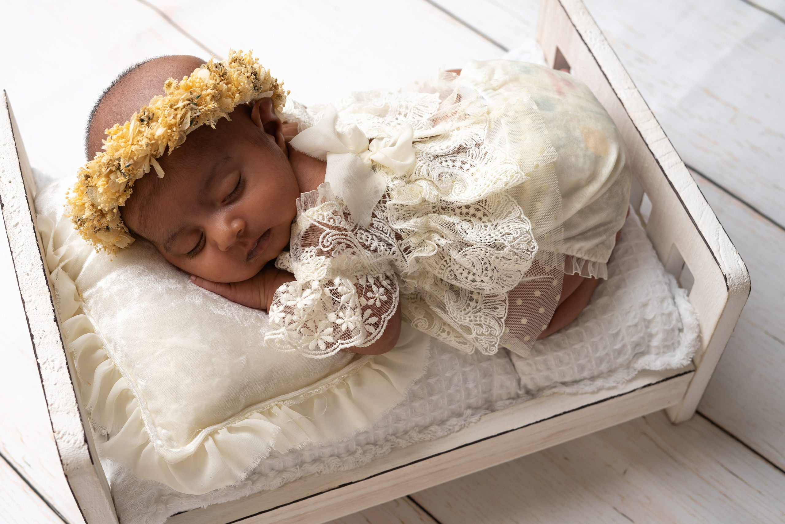 Props. Newborn Photographer and life casting in Dubai Dariya Saeed