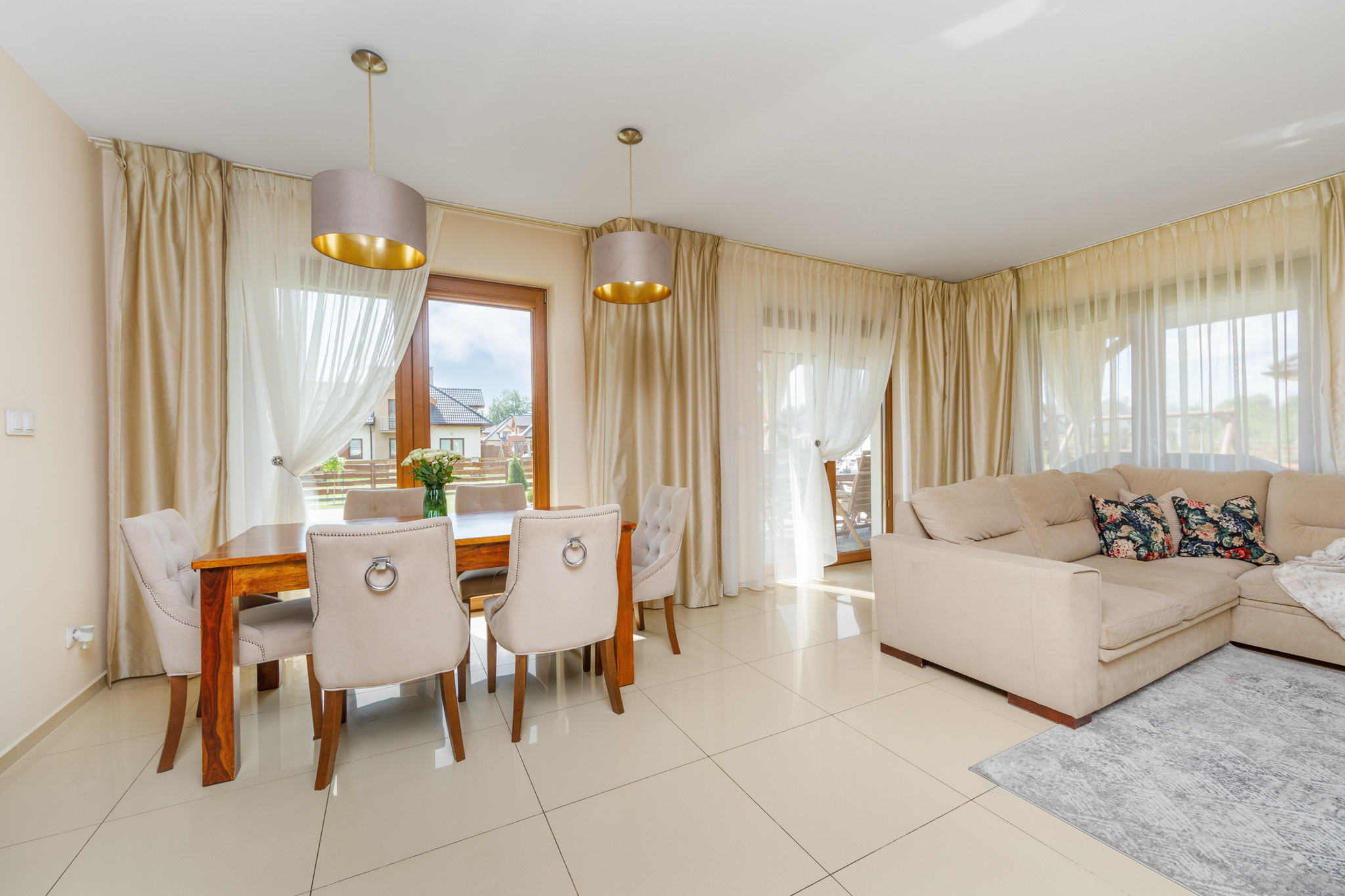 Fotografia wnętrz Warszawa. Fotograf Nieruchomości i Wnętrz