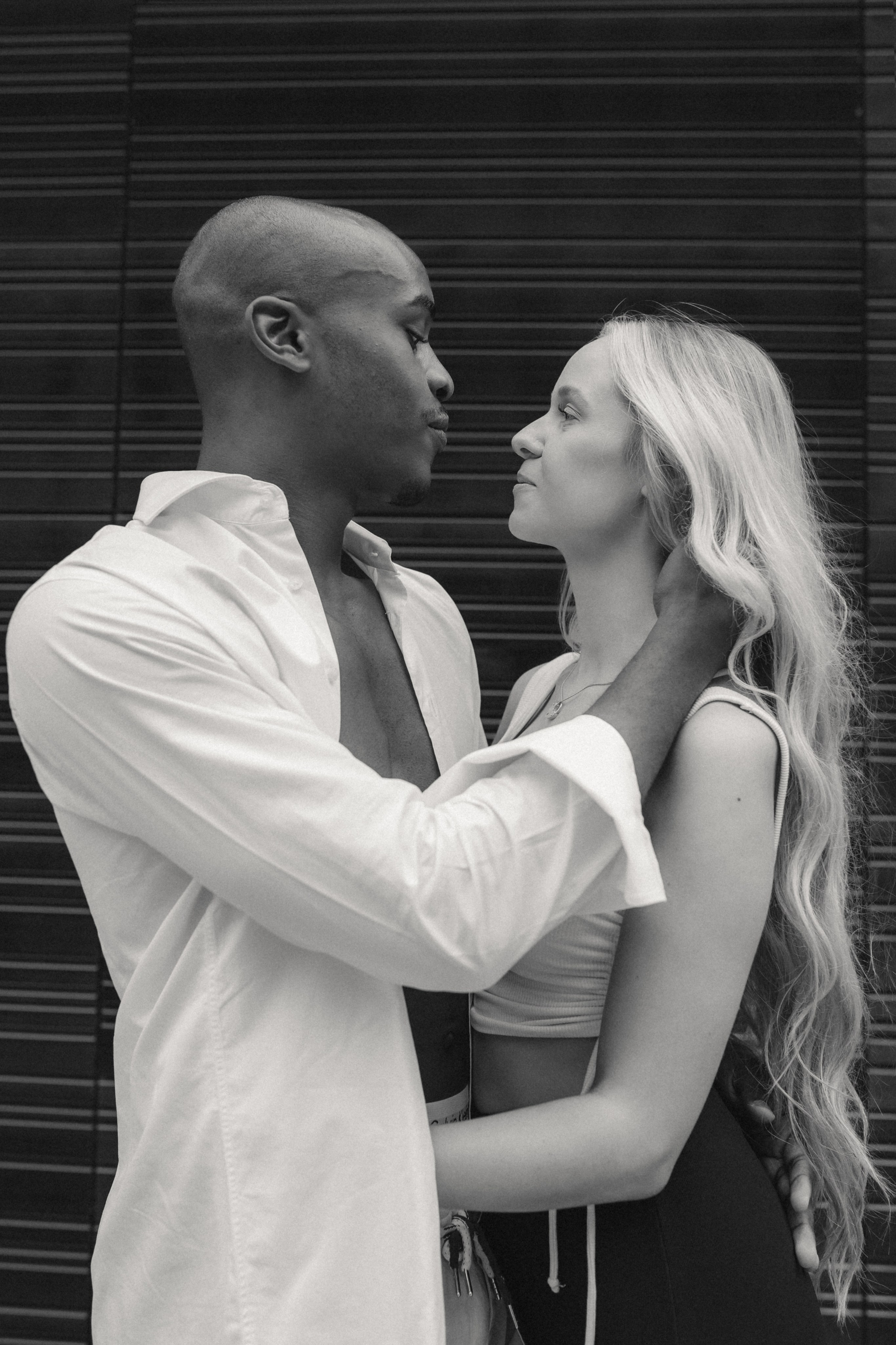 Lovestory in Münster. Schwarz-weiß Fotografie in Münster. Fotografin Viktoria Roschen